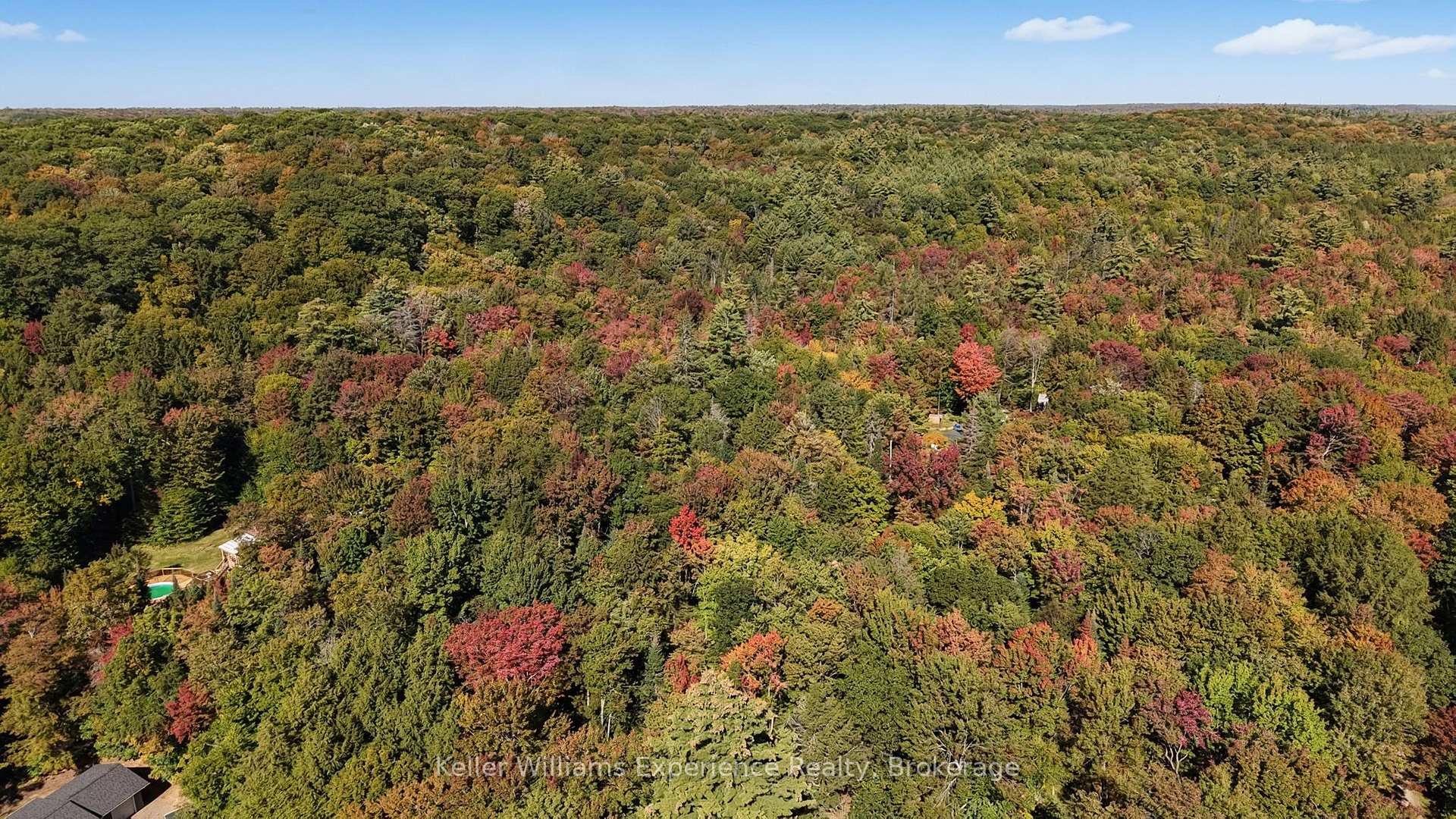 Photo 41 of 1077 Holiday Park Drive, Bracebridge, Macaulay — HOMEH