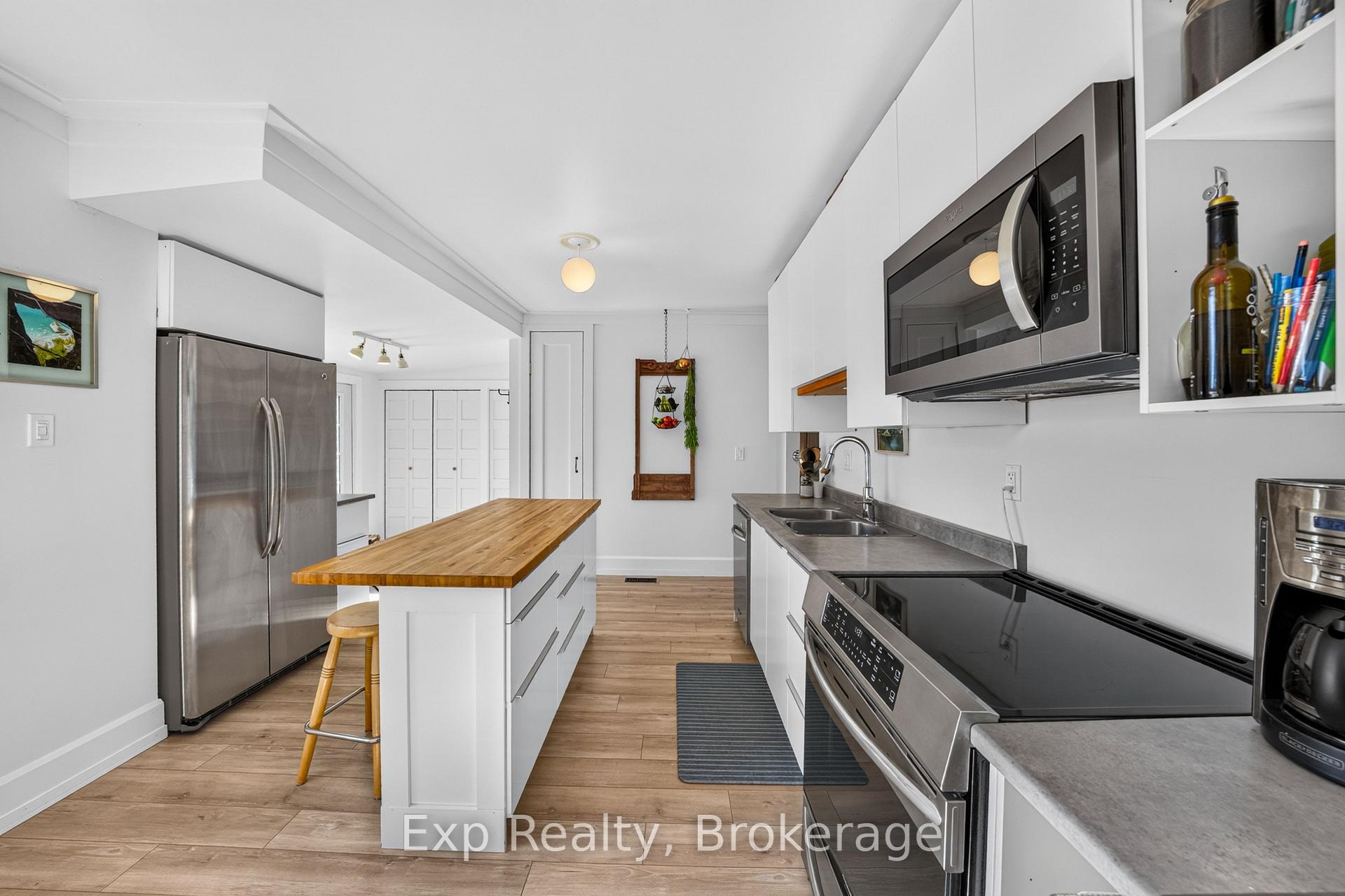 Photo 2 of 22625 Loyalist Parkway, Quinte West, Murray Ward — HOMEH