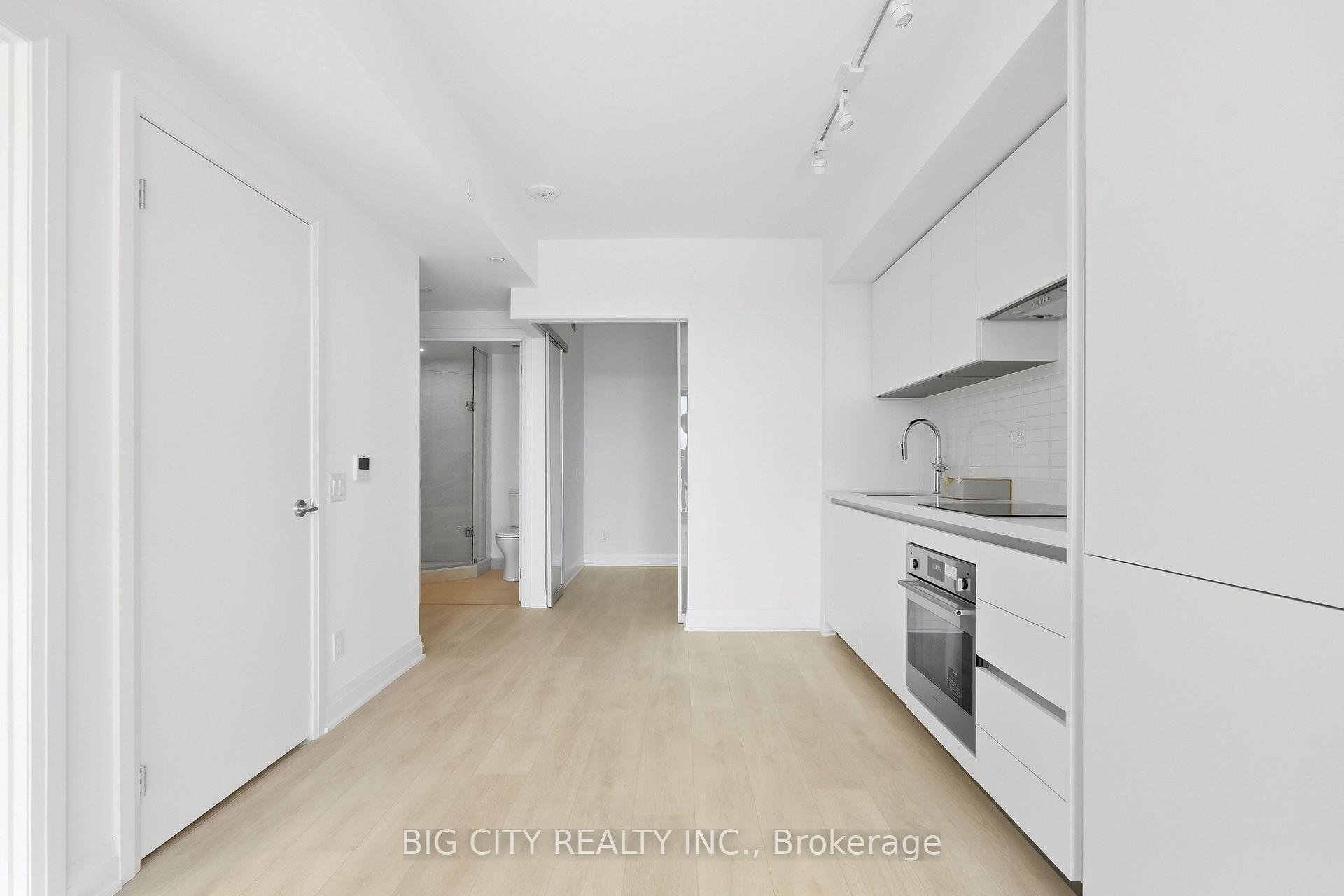 Photo 4 of Unit 1801, 25 Frederick Todd Way, Toronto, Thorncliffe Park — HOMEH