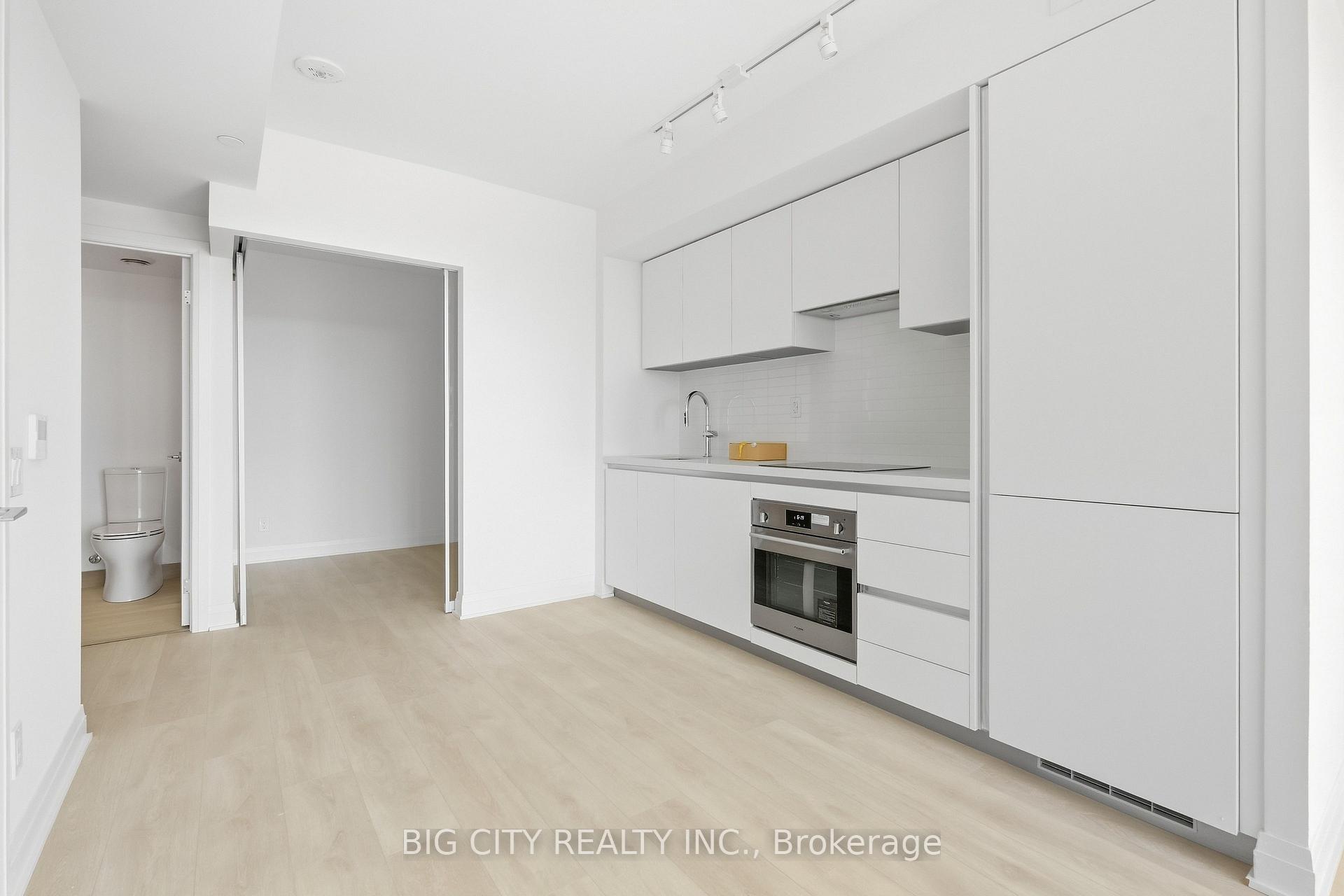 Photo 6 of Unit 1801, 25 Frederick Todd Way, Toronto, Thorncliffe Park — HOMEH