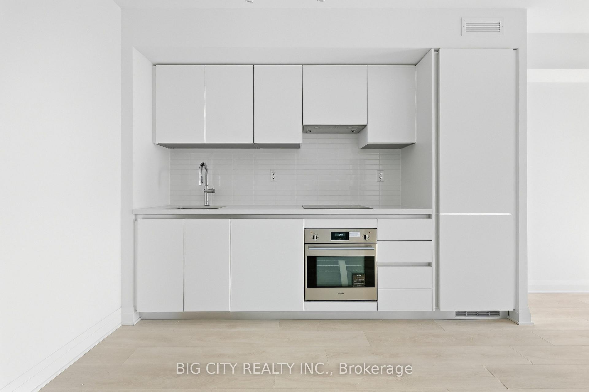 Photo 4 of Unit 2201, 25 Frederick Todd Way, Toronto, Thorncliffe Park — HOMEH