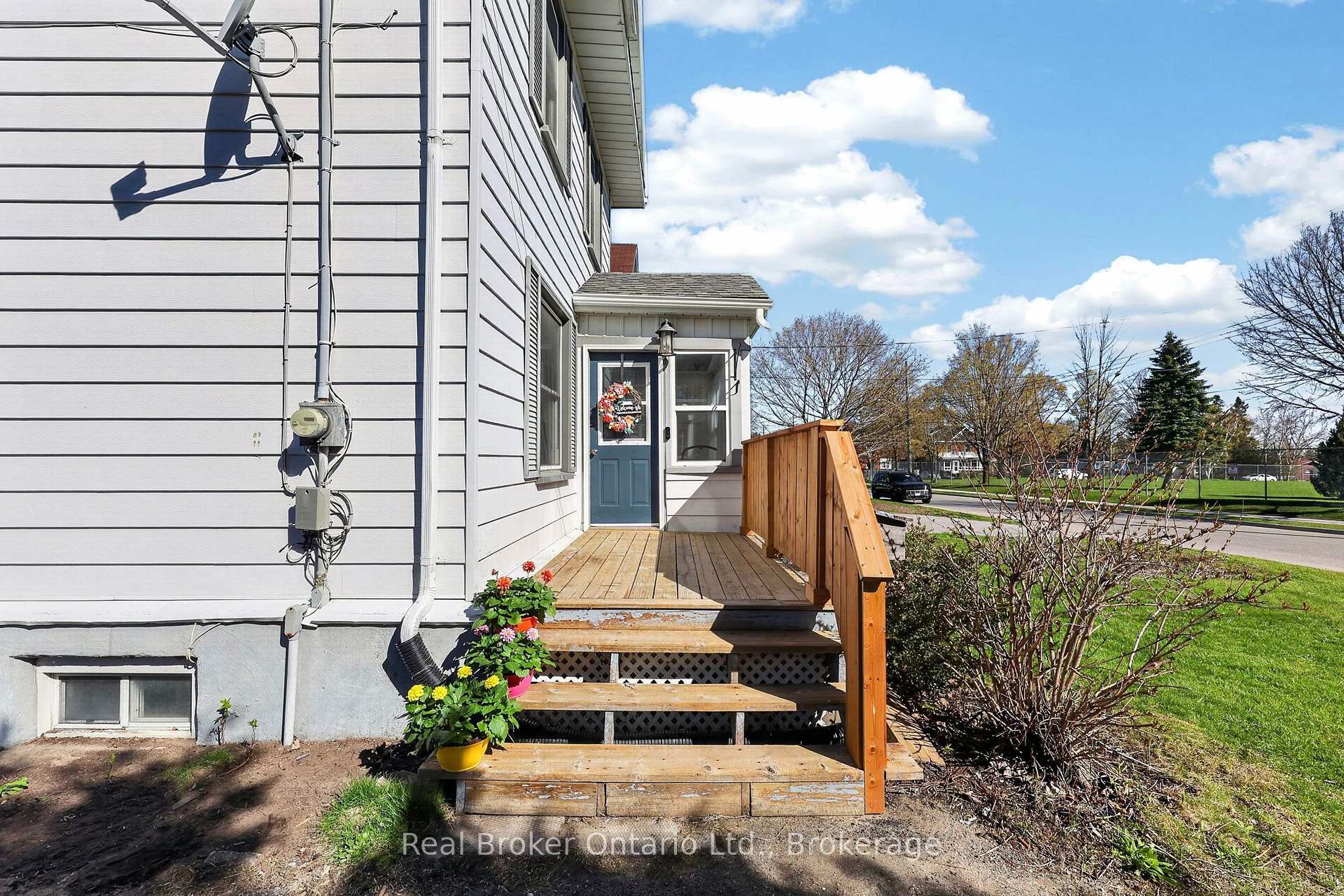Photo 2 of 438 Russell Street, Midland — HOMEH