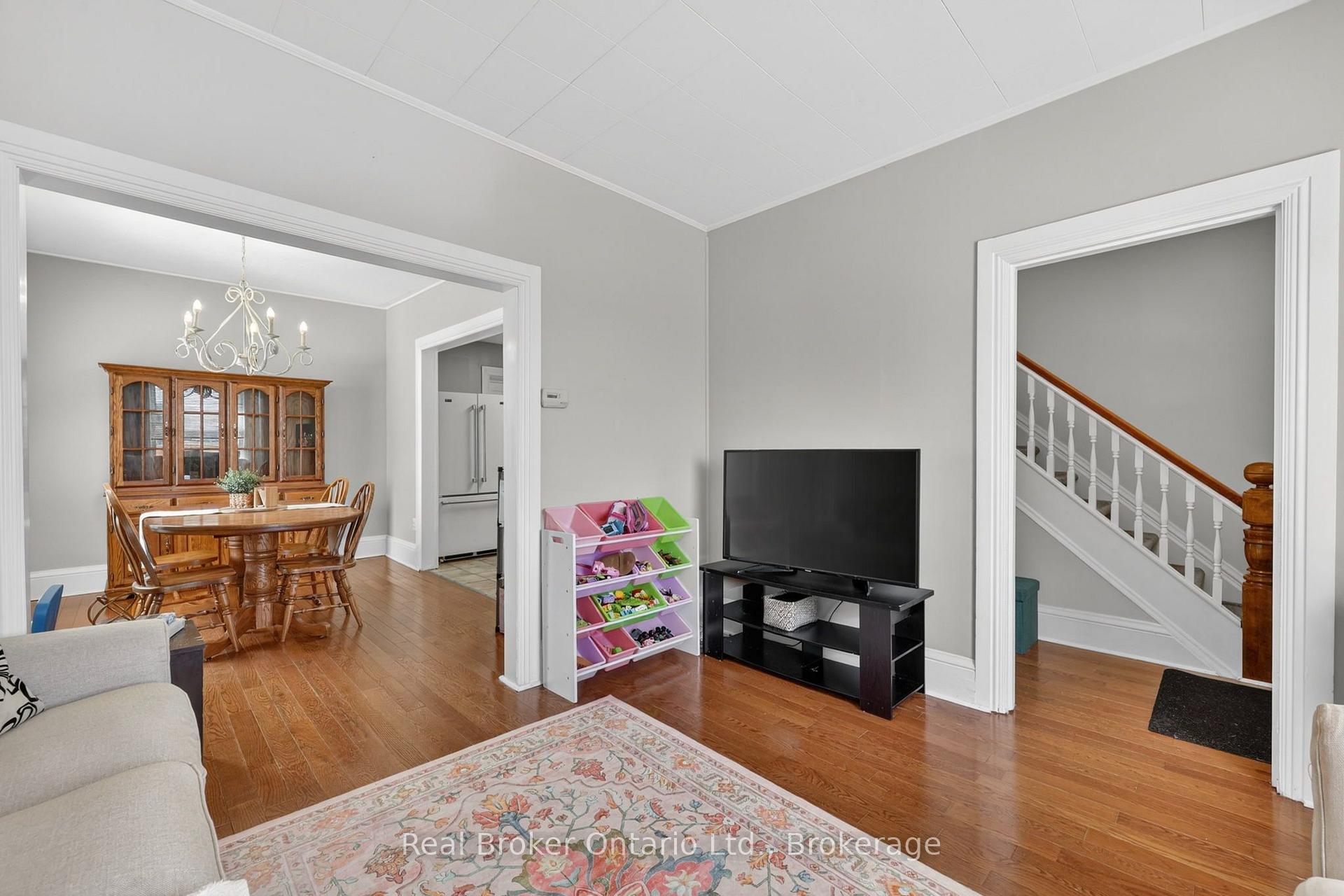 Photo 7 of 438 Russell Street, Midland — HOMEH