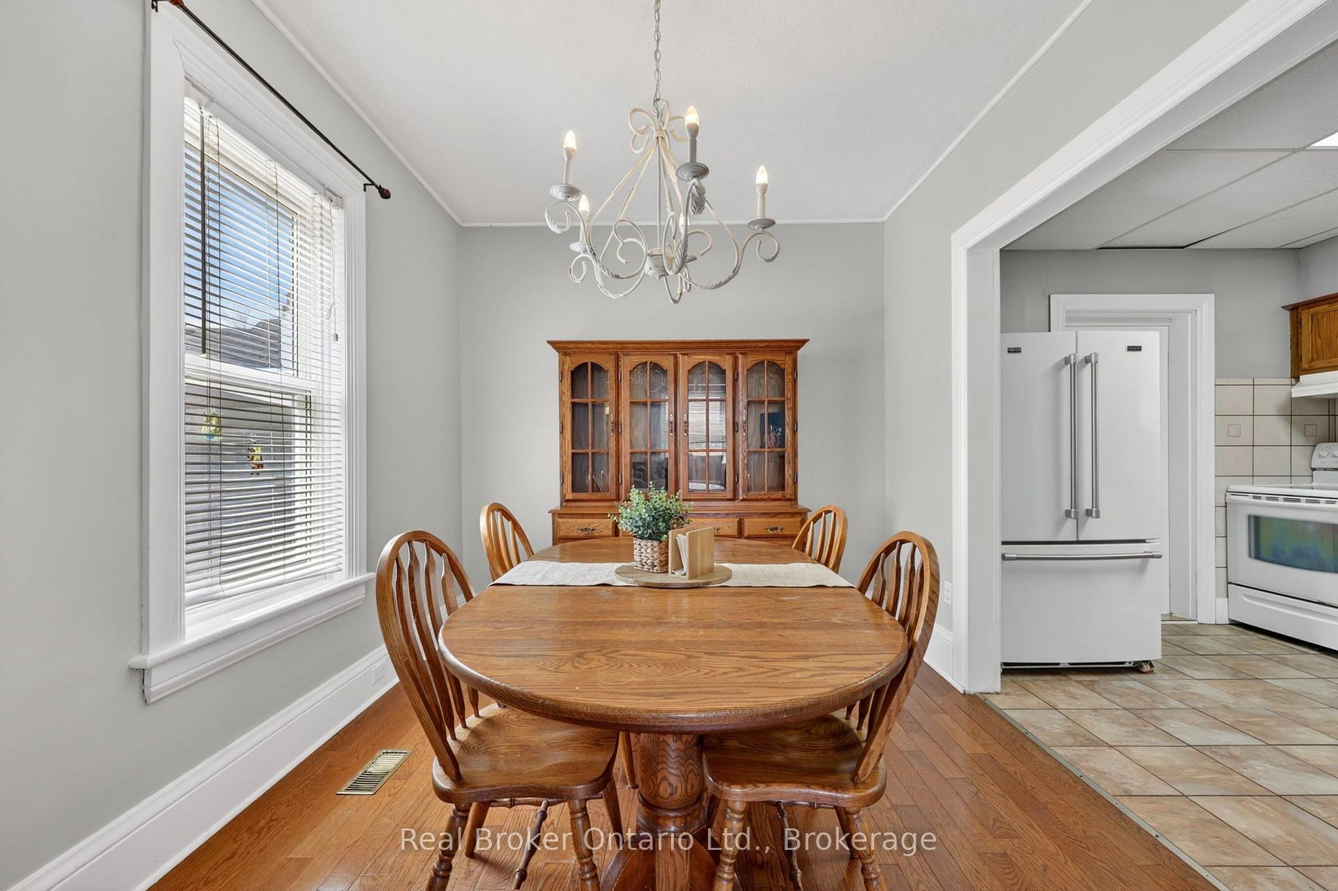 Photo 8 of 438 Russell Street, Midland — HOMEH