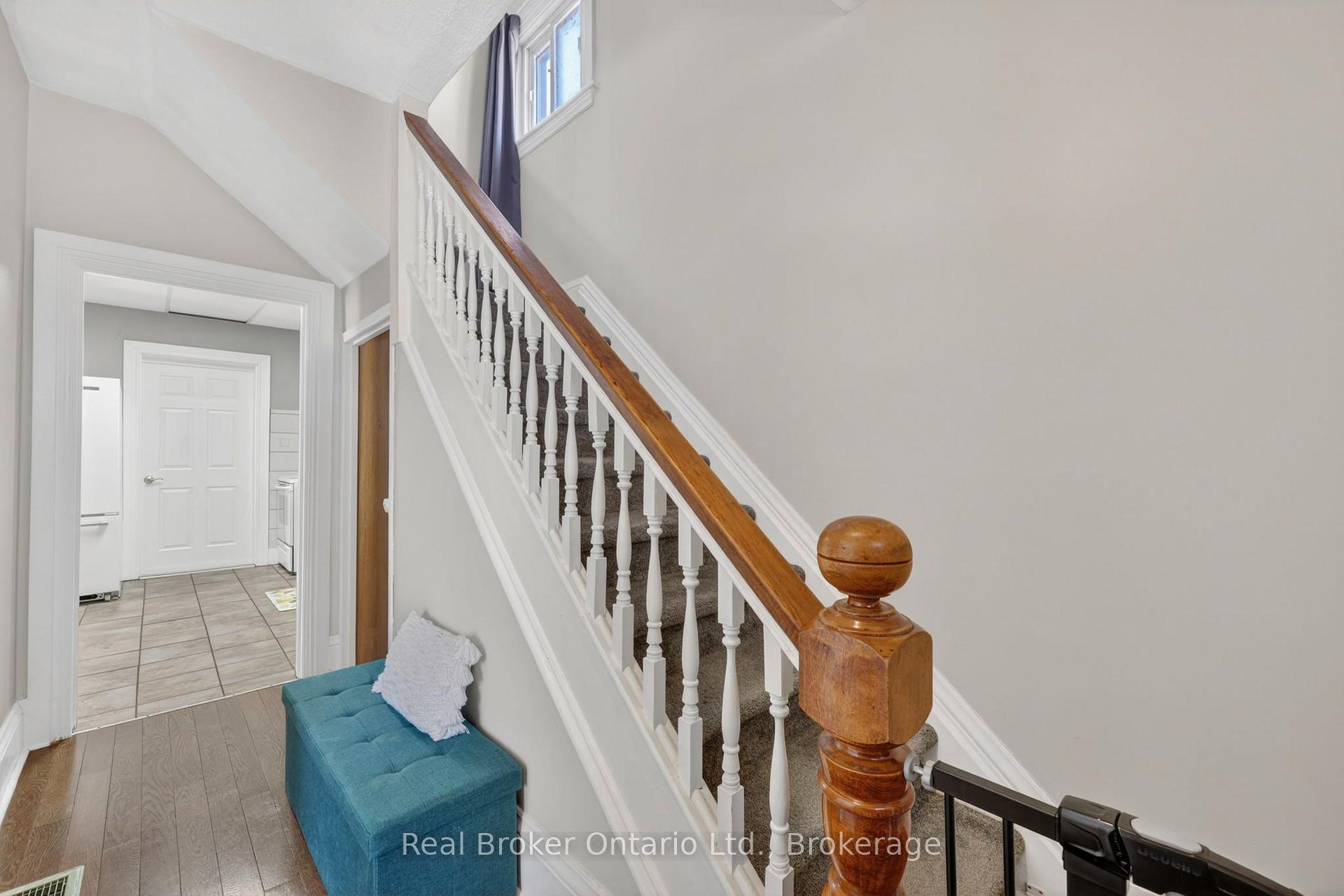 Photo 13 of 438 Russell Street, Midland — HOMEH