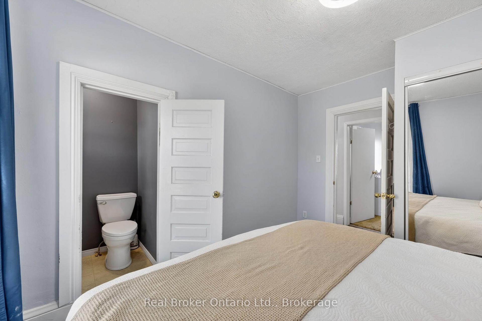 Photo 15 of 438 Russell Street, Midland — HOMEH