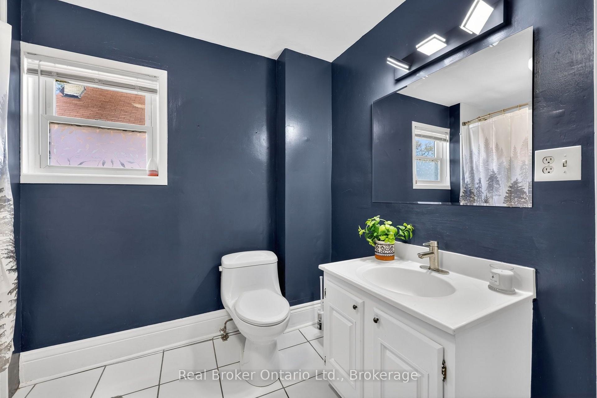 Photo 19 of 438 Russell Street, Midland — HOMEH