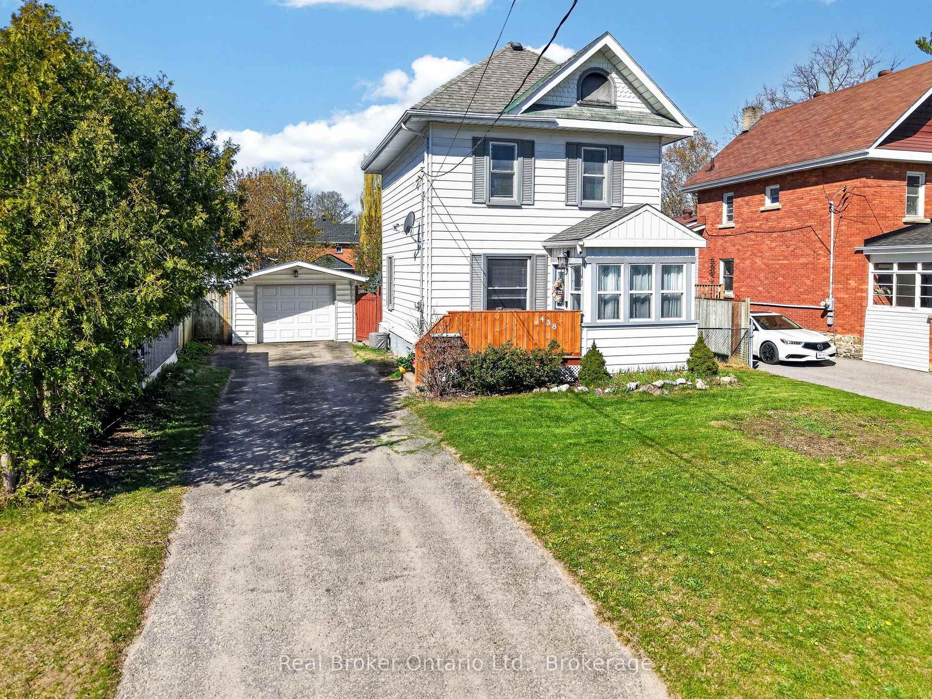 Photo 23 of 438 Russell Street, Midland — HOMEH