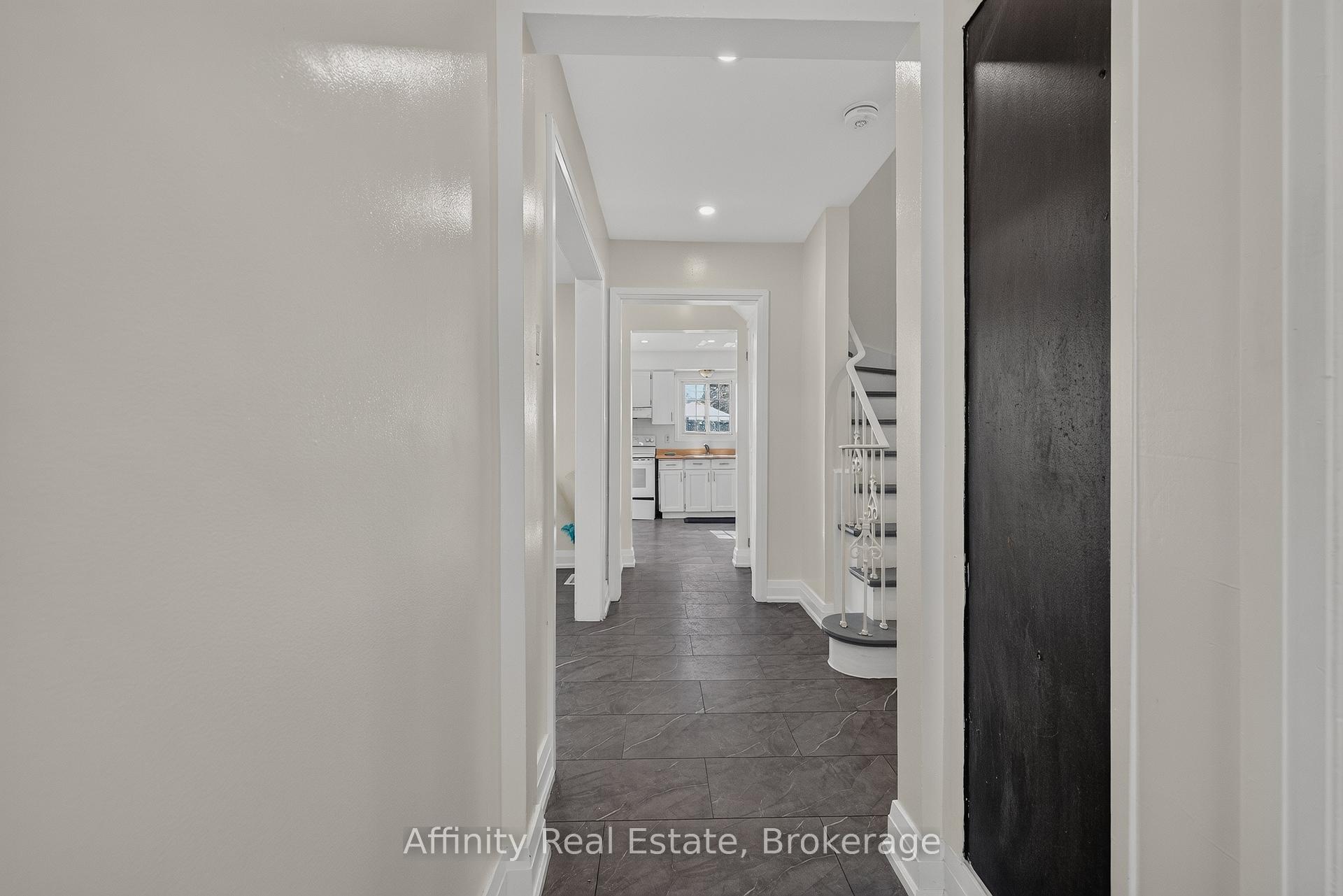 Photo 4 of 59 Ralgreen Crescent, Kitchener, Victoria Hills — HOMEH