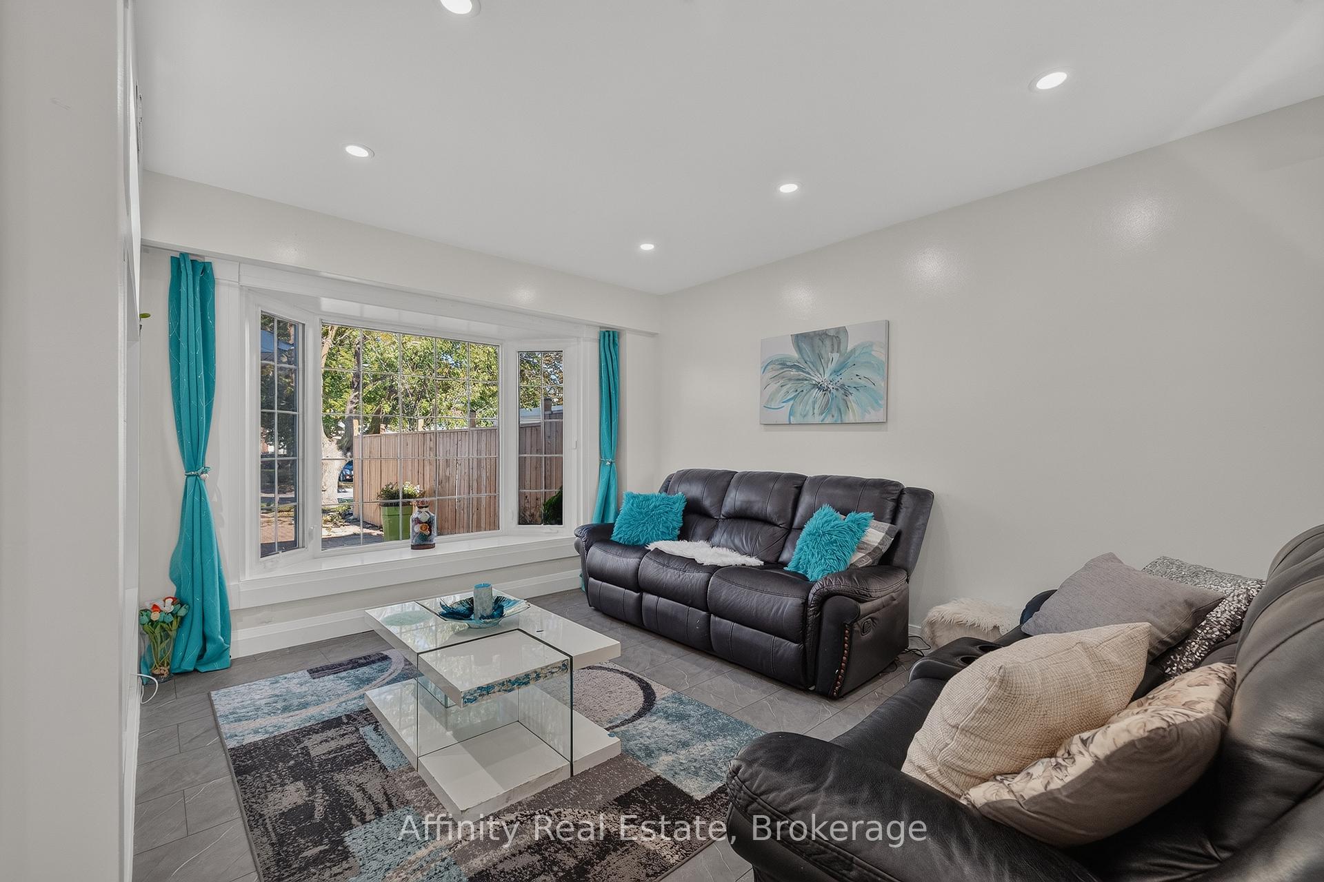 Photo 6 of 59 Ralgreen Crescent, Kitchener, Victoria Hills — HOMEH