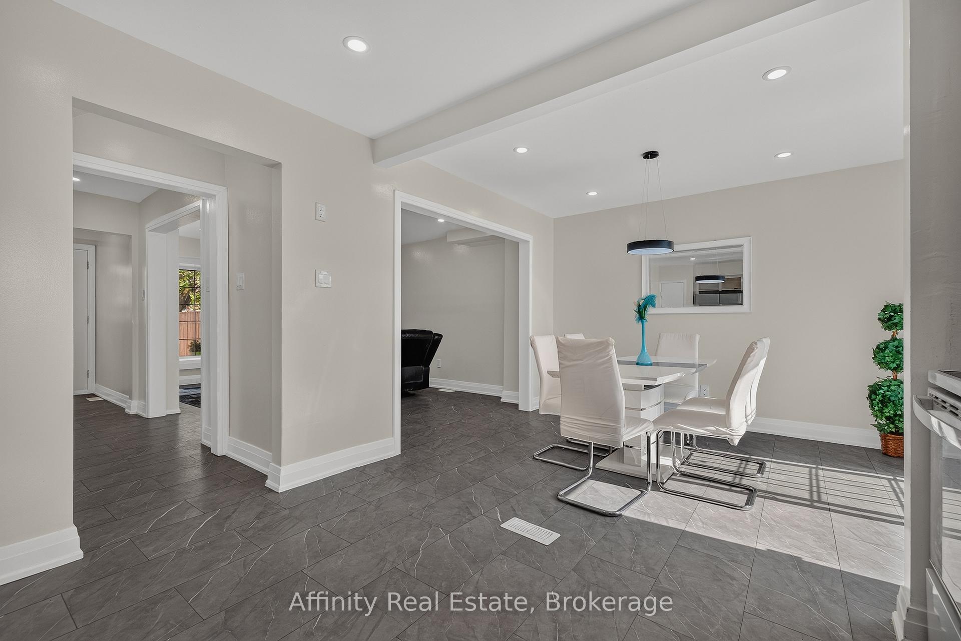 Photo 15 of 59 Ralgreen Crescent, Kitchener, Victoria Hills — HOMEH