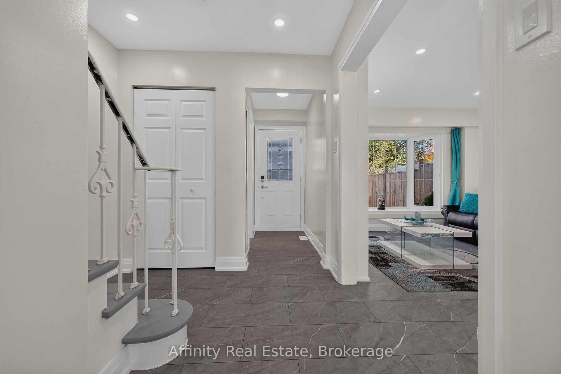 Photo 16 of 59 Ralgreen Crescent, Kitchener, Victoria Hills — HOMEH