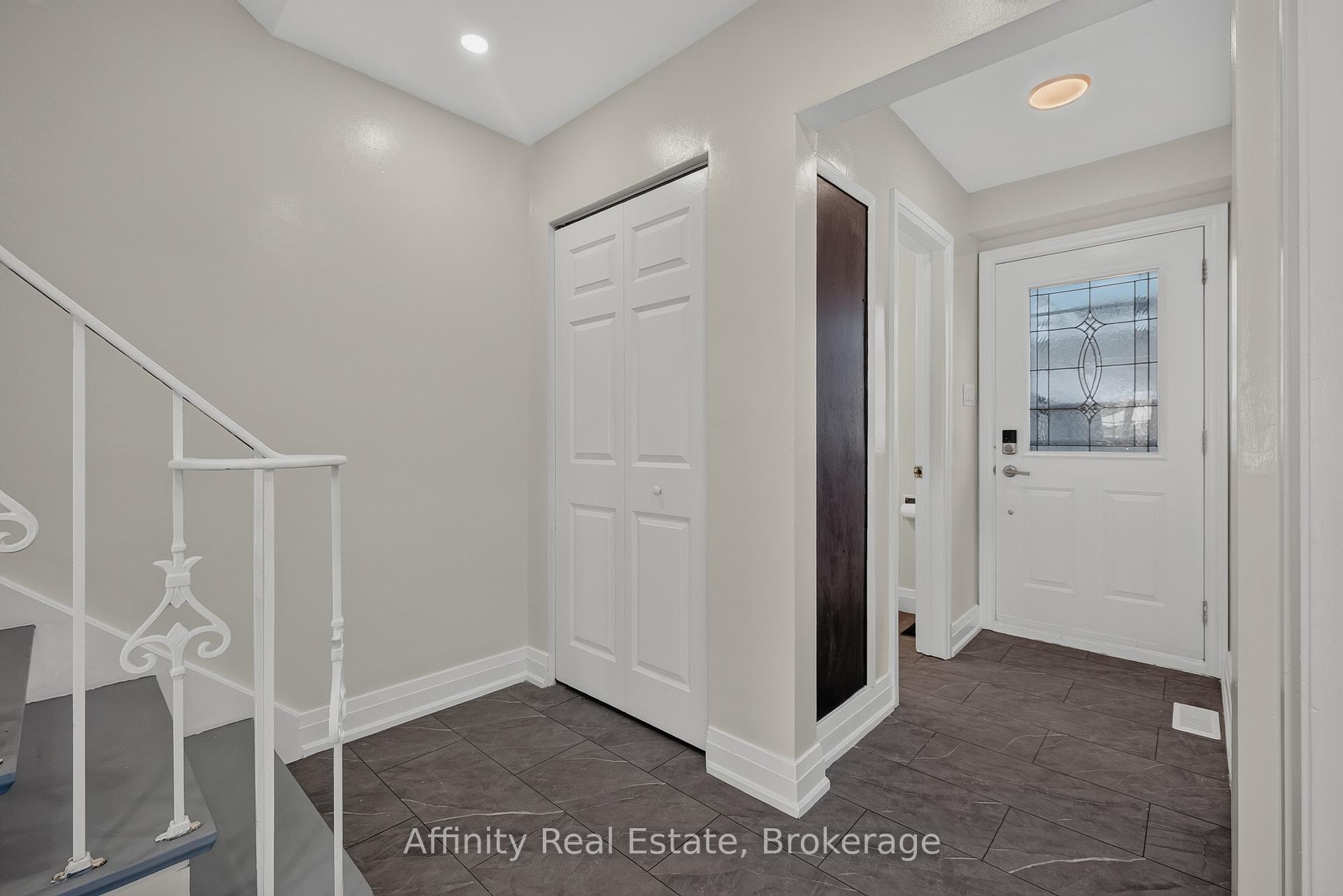 Photo 17 of 59 Ralgreen Crescent, Kitchener, Victoria Hills — HOMEH