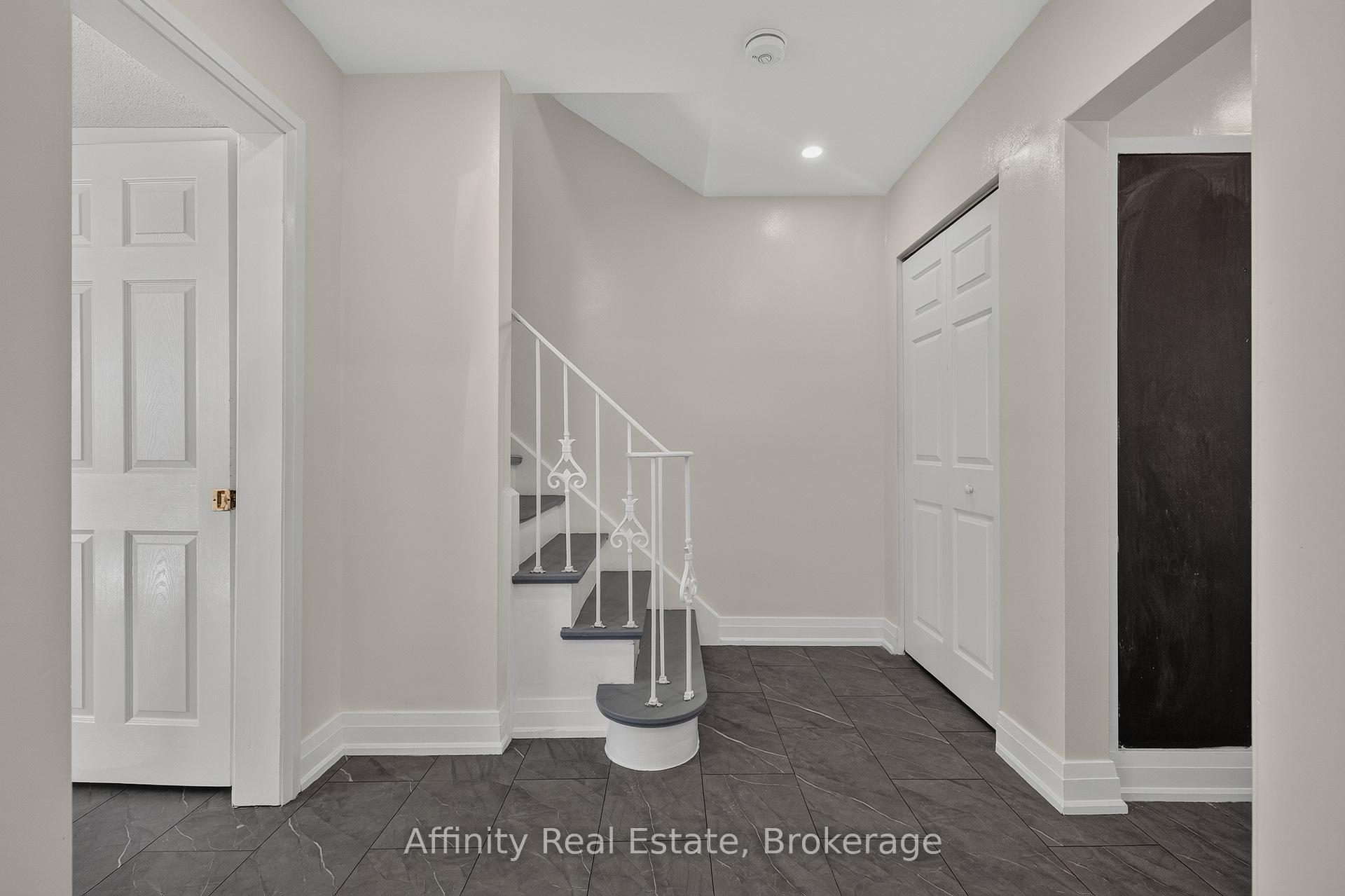 Photo 19 of 59 Ralgreen Crescent, Kitchener, Victoria Hills — HOMEH