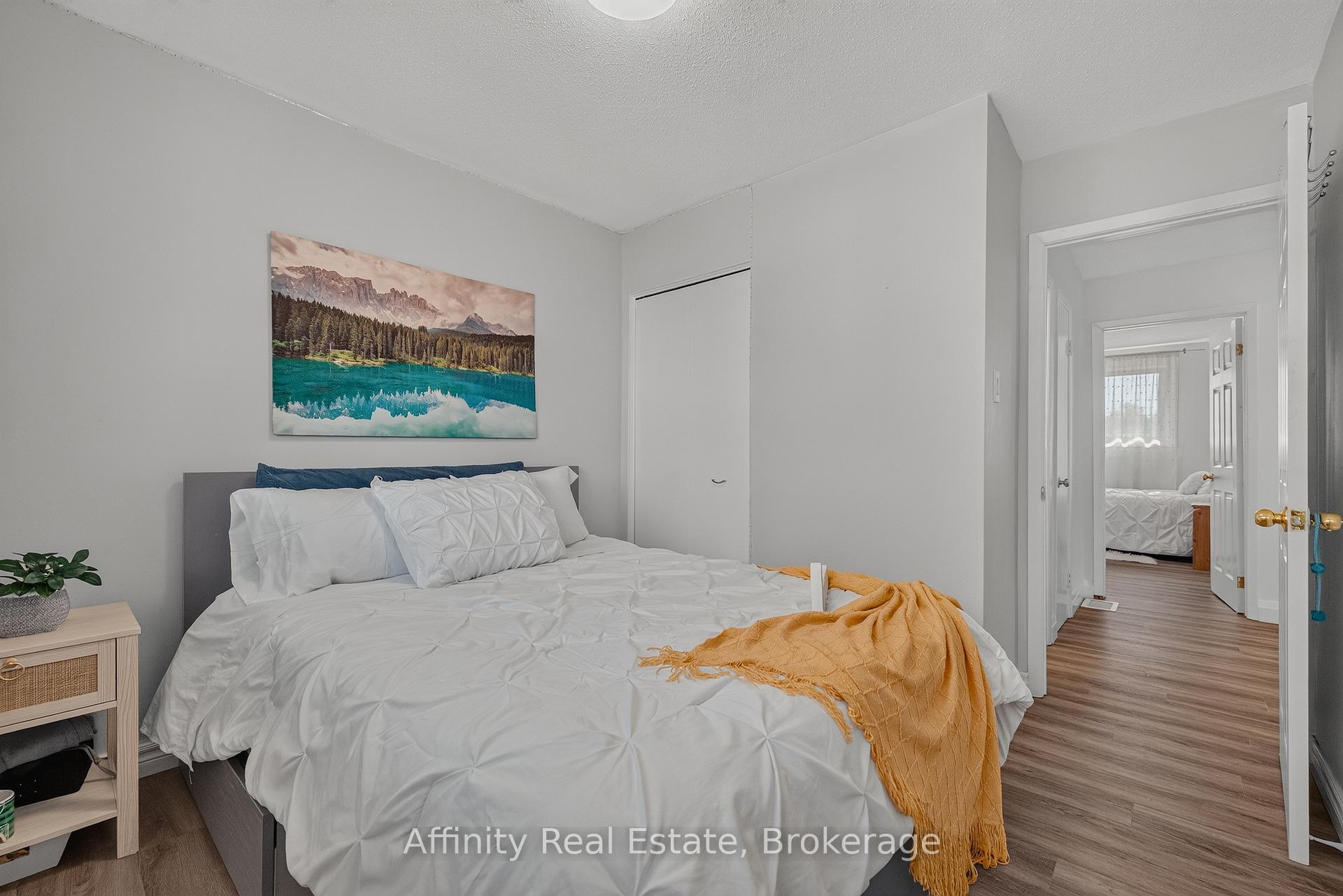 Photo 22 of 59 Ralgreen Crescent, Kitchener, Victoria Hills — HOMEH