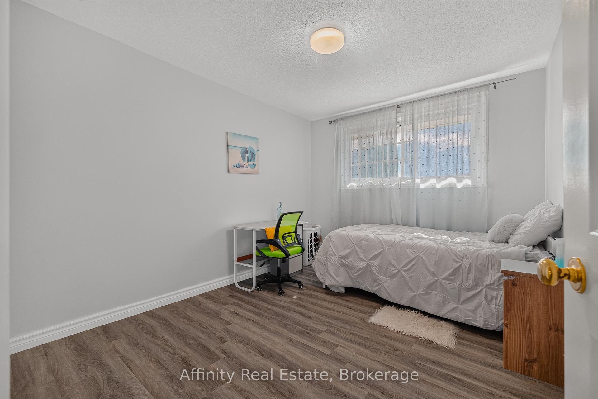 Photo 23 of 59 Ralgreen Crescent, Kitchener, Victoria Hills — HOMEH