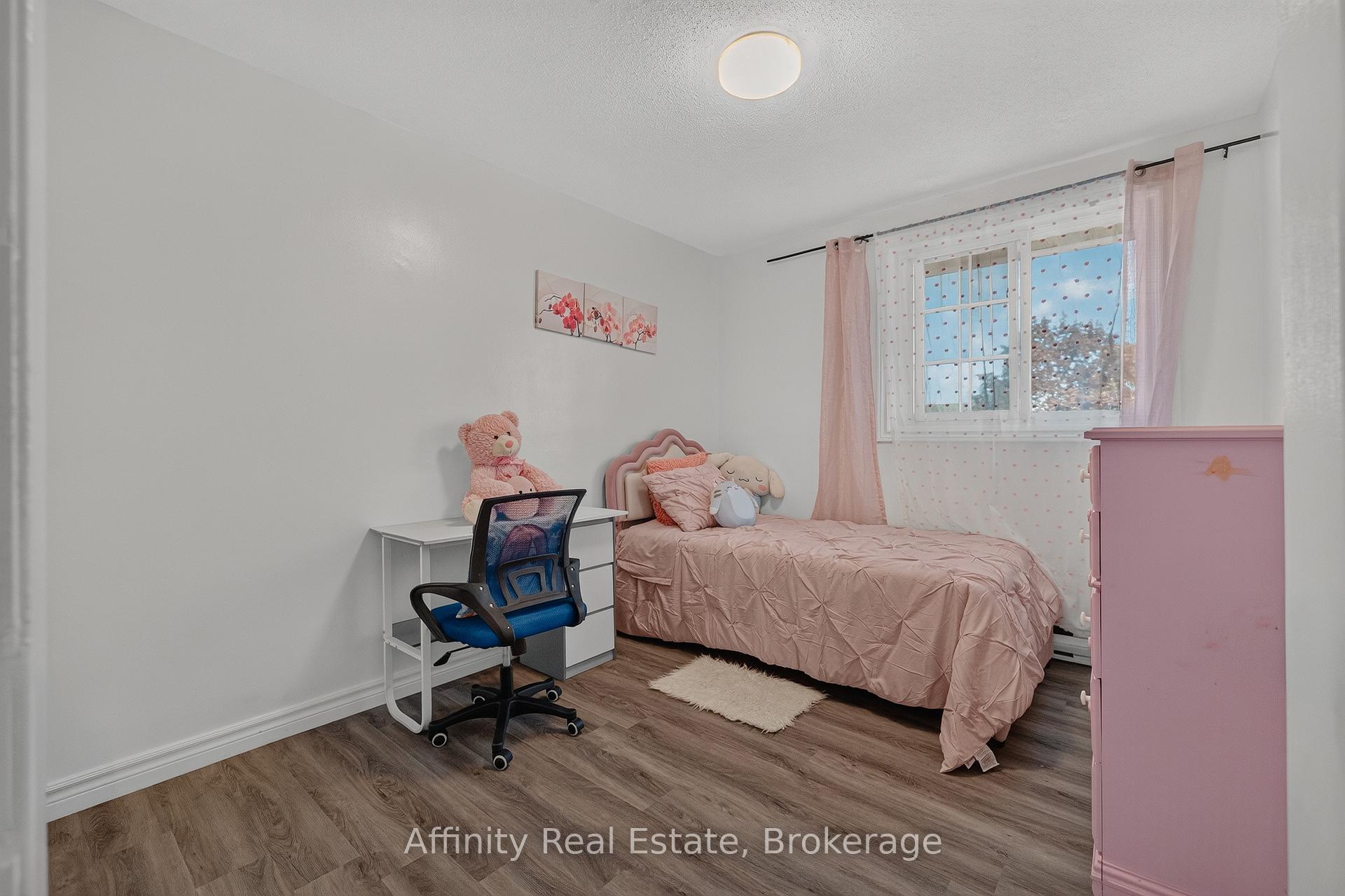 Photo 25 of 59 Ralgreen Crescent, Kitchener, Victoria Hills — HOMEH