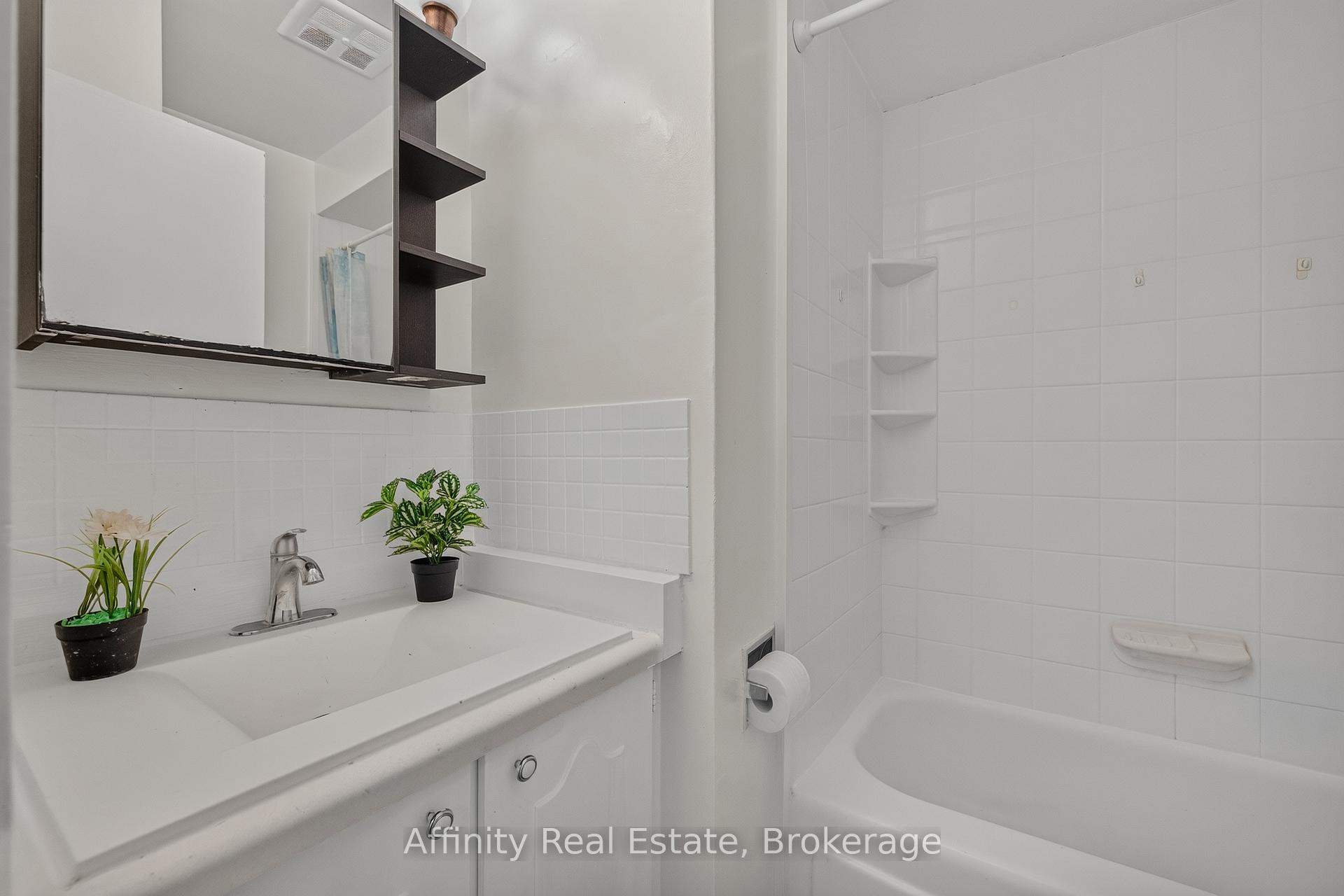 Photo 27 of 59 Ralgreen Crescent, Kitchener, Victoria Hills — HOMEH