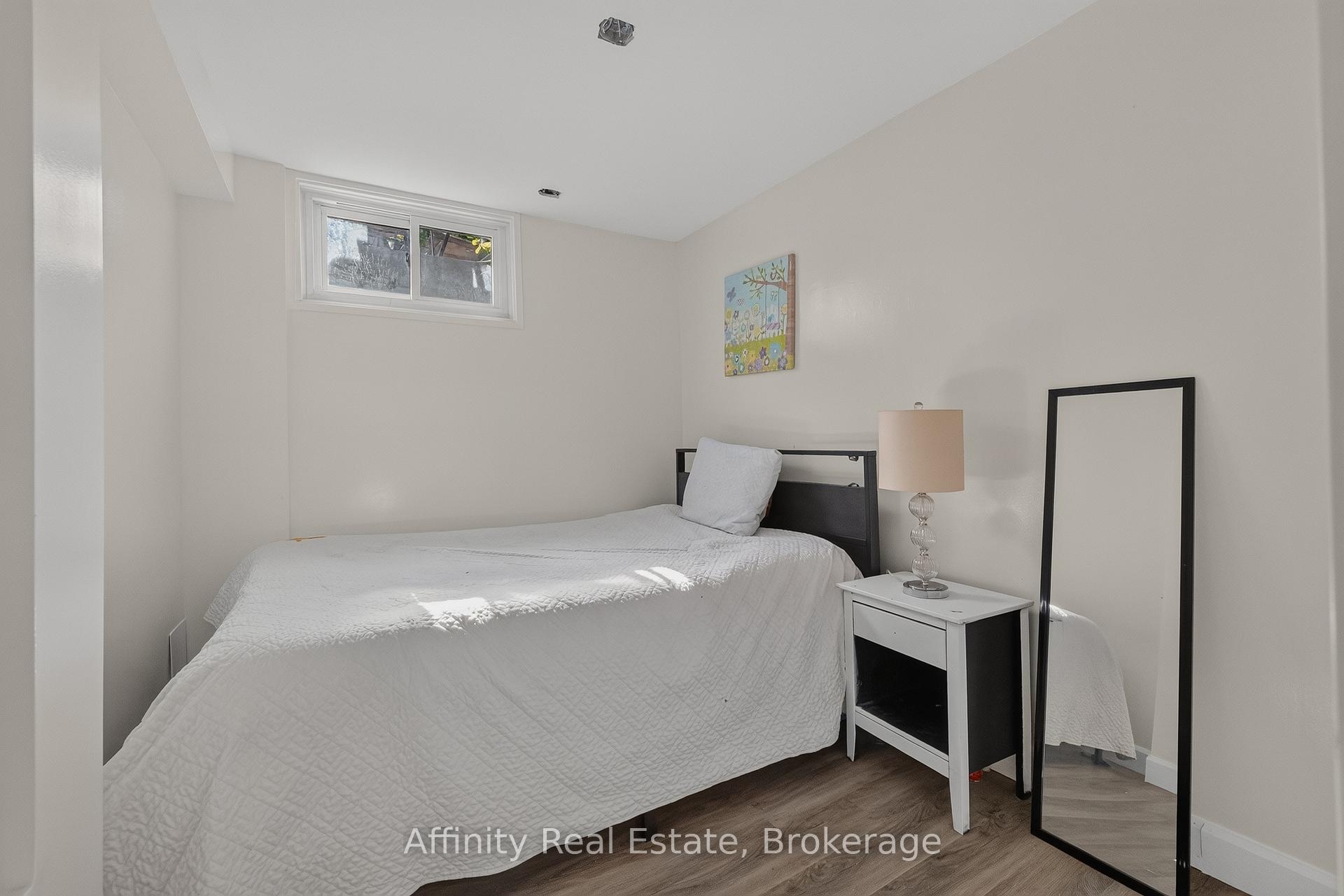 Photo 32 of 59 Ralgreen Crescent, Kitchener, Victoria Hills — HOMEH