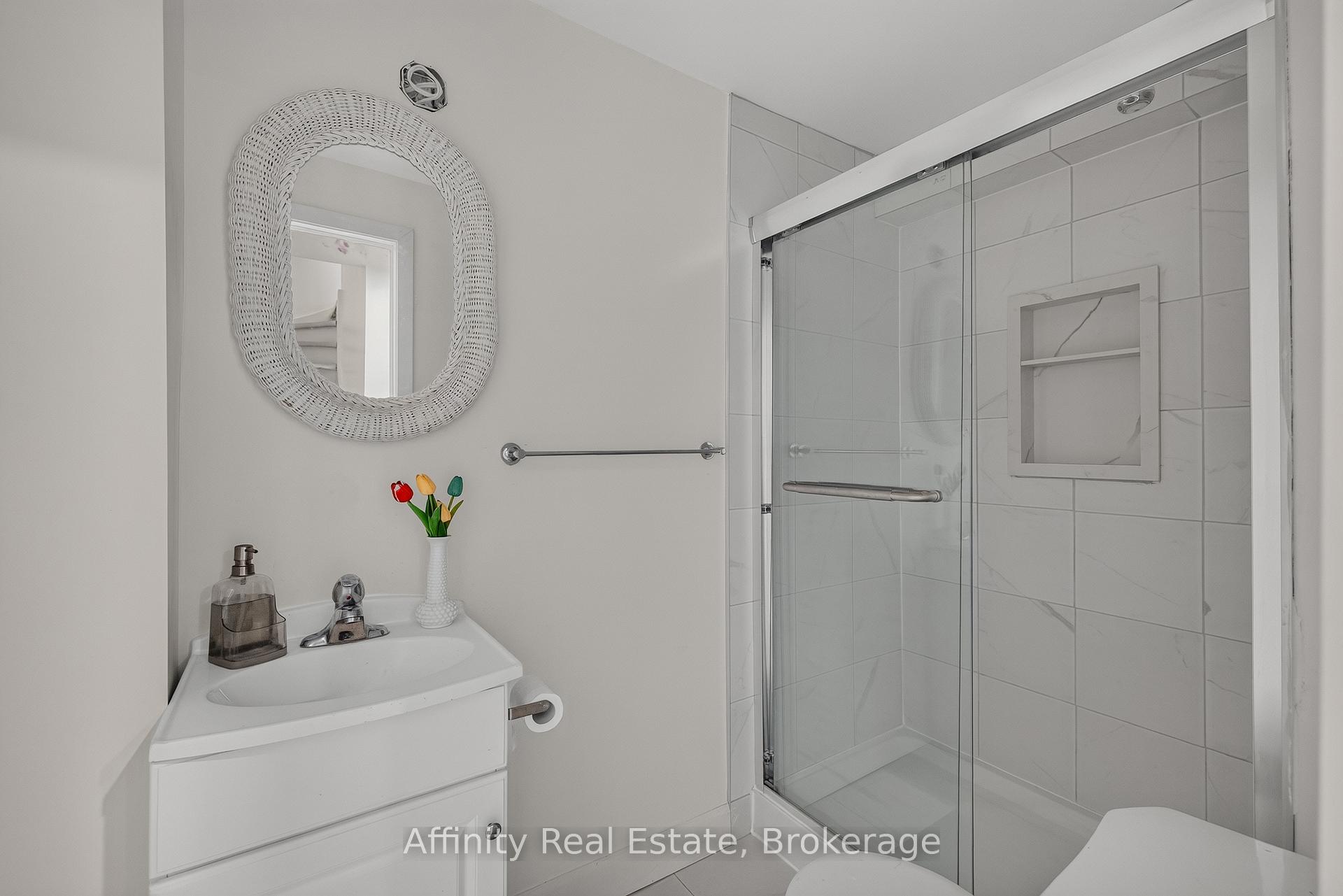 Photo 33 of 59 Ralgreen Crescent, Kitchener, Victoria Hills — HOMEH