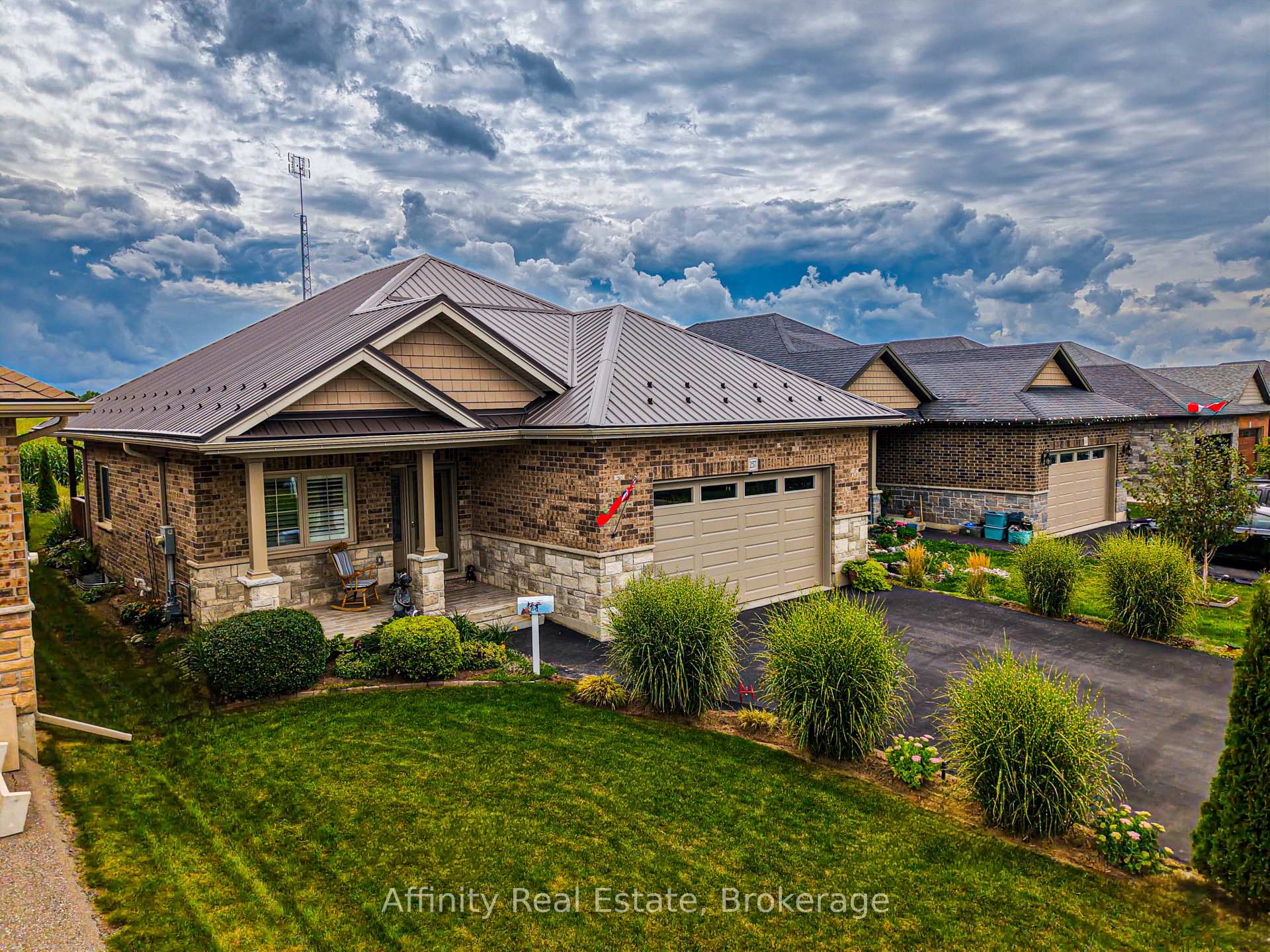 Photo 3 of 257 Donly Drive S, Norfolk, Simcoe — HOMEH