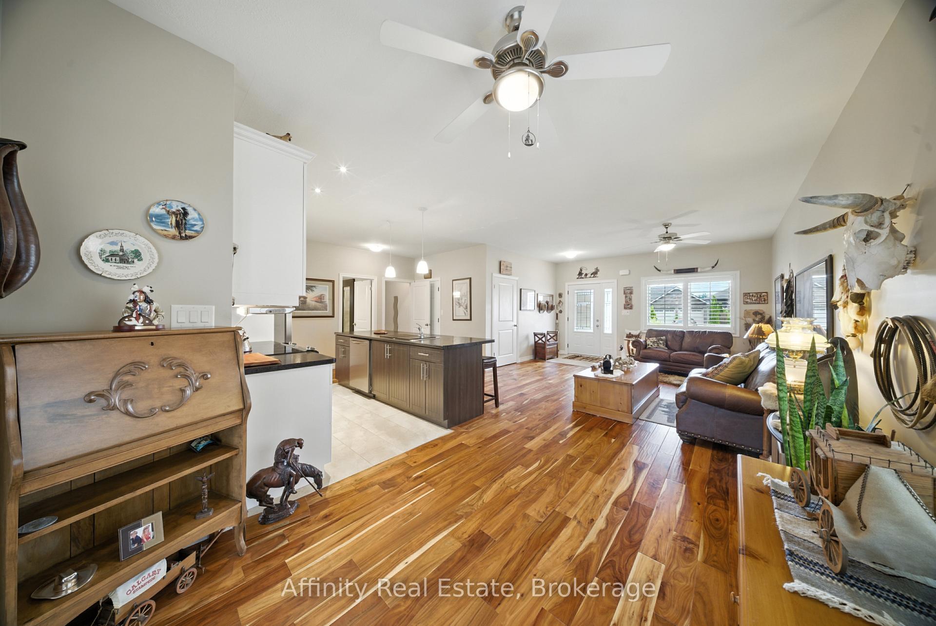Photo 4 of 257 Donly Drive S, Norfolk, Simcoe — HOMEH