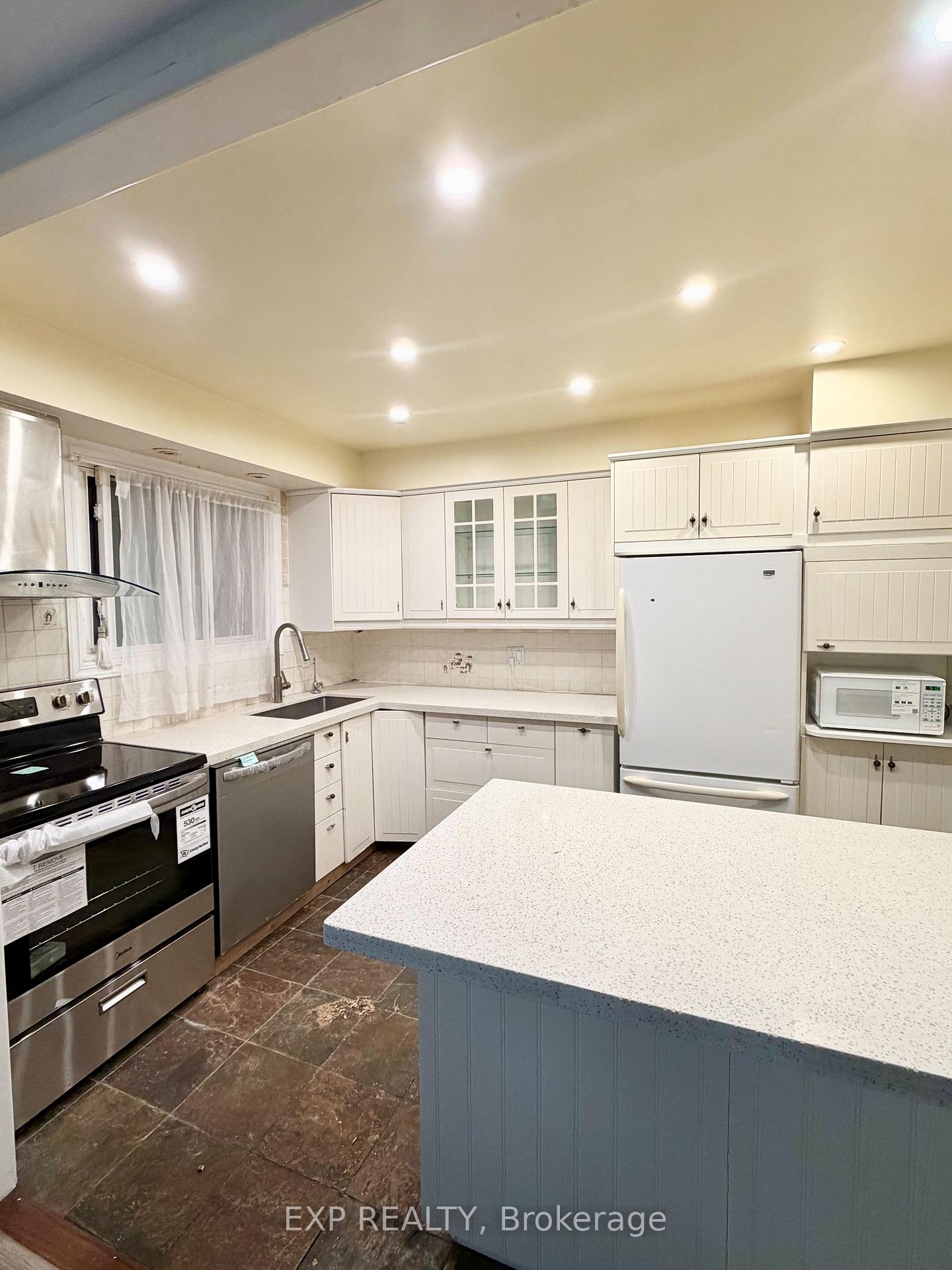 Photo 3 of Unit Upper, 119 Ingleside Drive, Kitchener, Victoria Hills — HOMEH