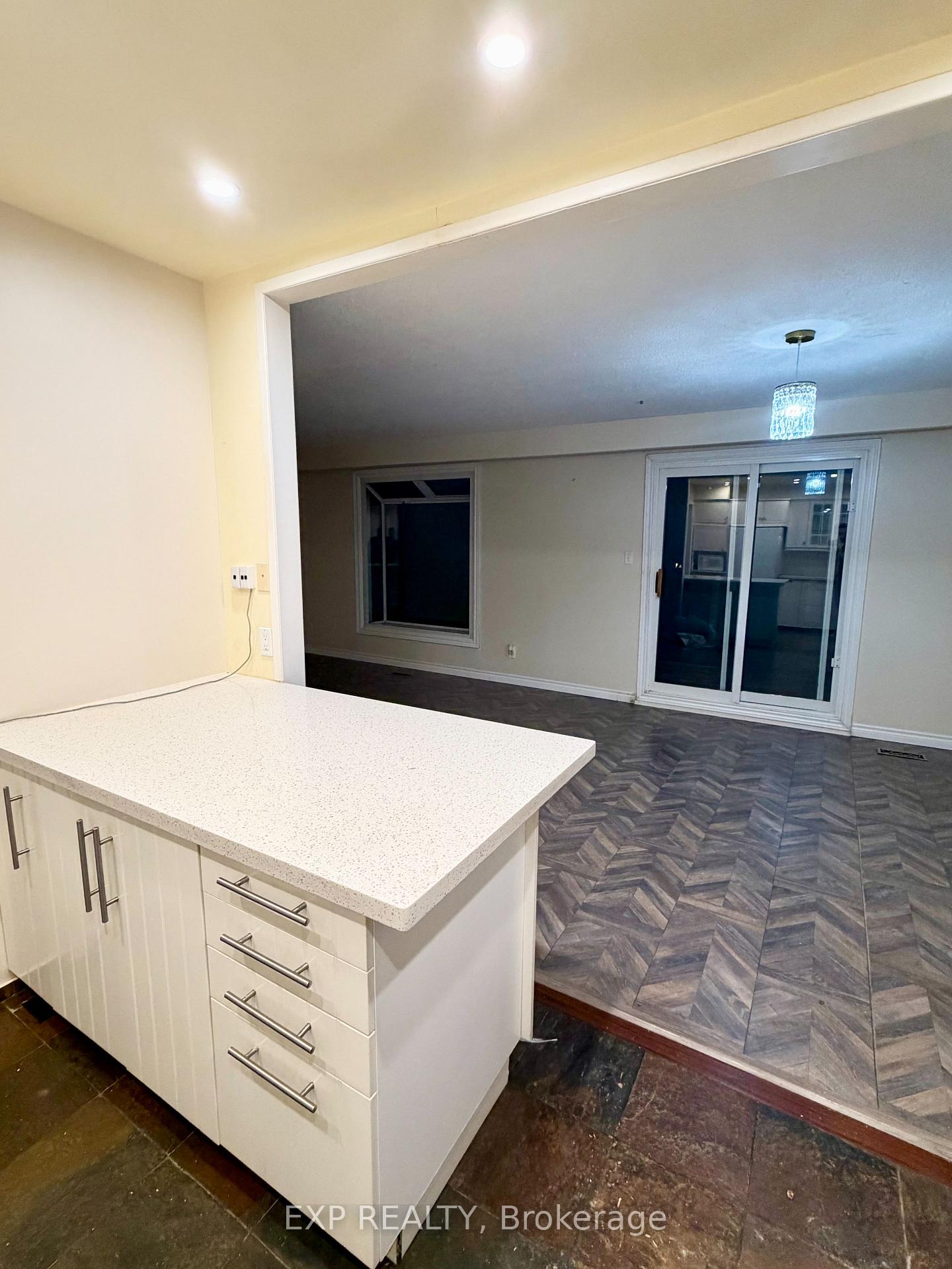 Photo 4 of Unit Upper, 119 Ingleside Drive, Kitchener, Victoria Hills — HOMEH