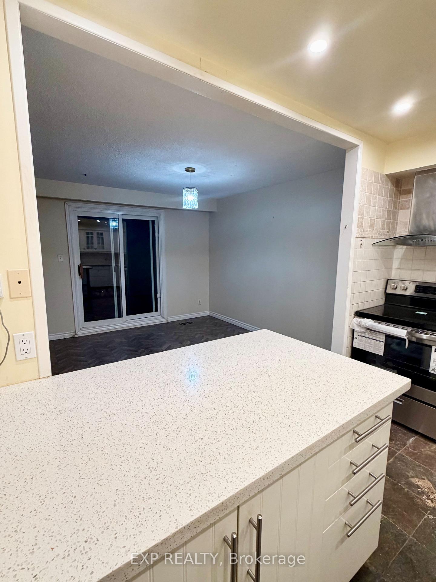 Photo 5 of Unit Upper, 119 Ingleside Drive, Kitchener, Victoria Hills — HOMEH