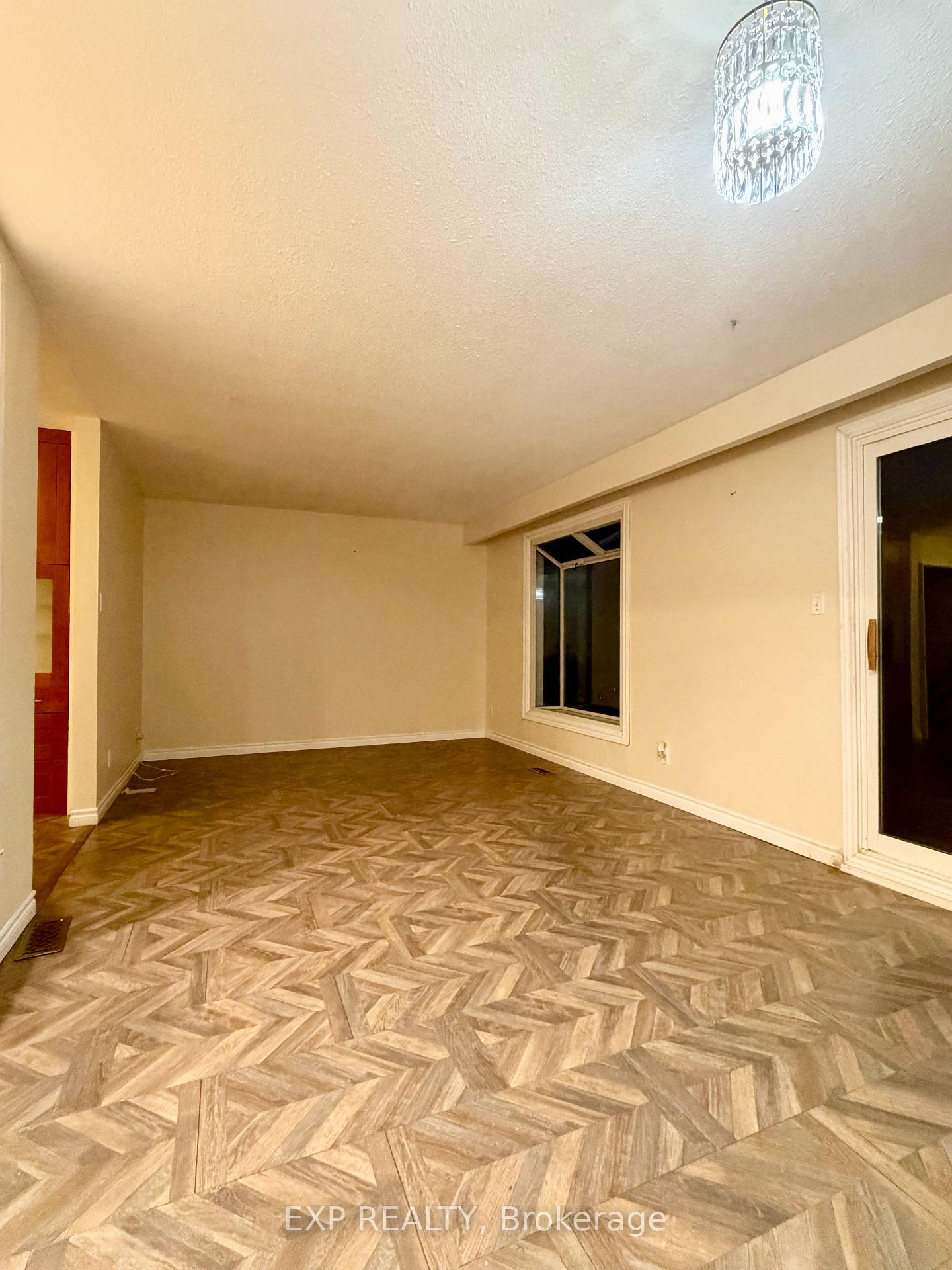 Photo 7 of Unit Upper, 119 Ingleside Drive, Kitchener, Victoria Hills — HOMEH