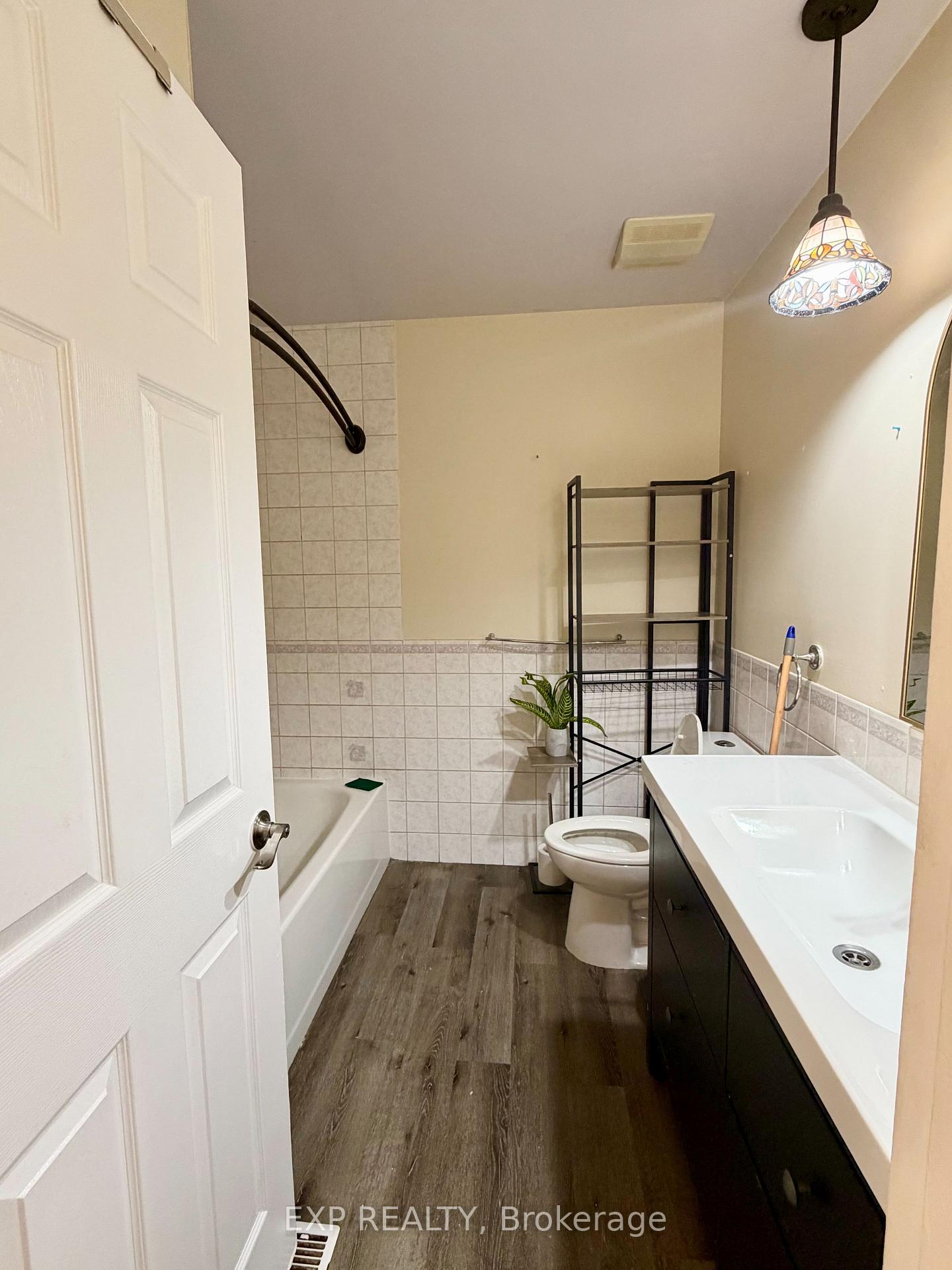 Photo 8 of Unit Upper, 119 Ingleside Drive, Kitchener, Victoria Hills — HOMEH