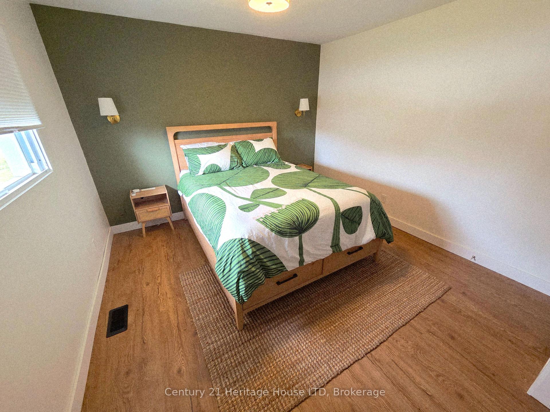 Photo 10 of 552 Lakeview Road, Fort Erie, Crescent Park — HOMEH