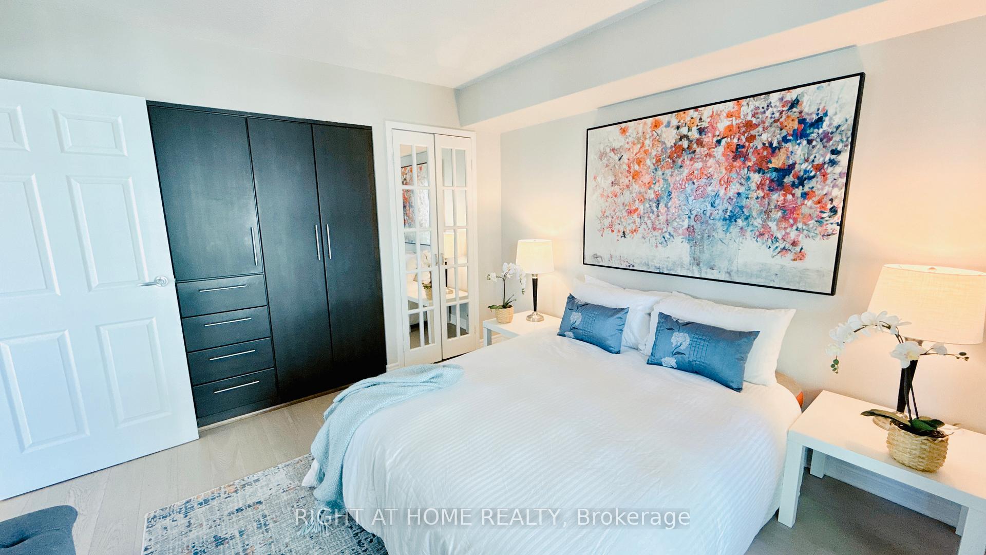 Photo 3 of Unit 1012, 10 Queens Quay W, Toronto, Waterfront Communities — HOMEH