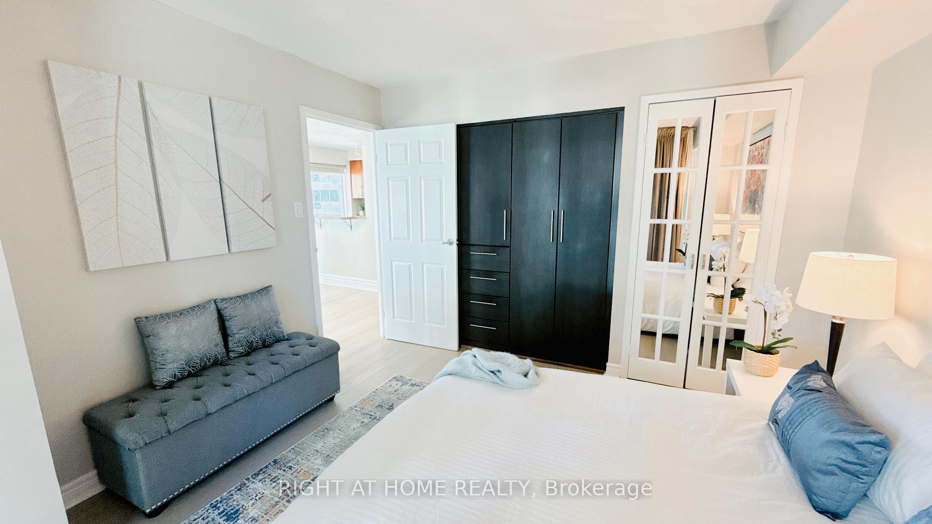 Photo 4 of Unit 1012, 10 Queens Quay W, Toronto, Waterfront Communities — HOMEH