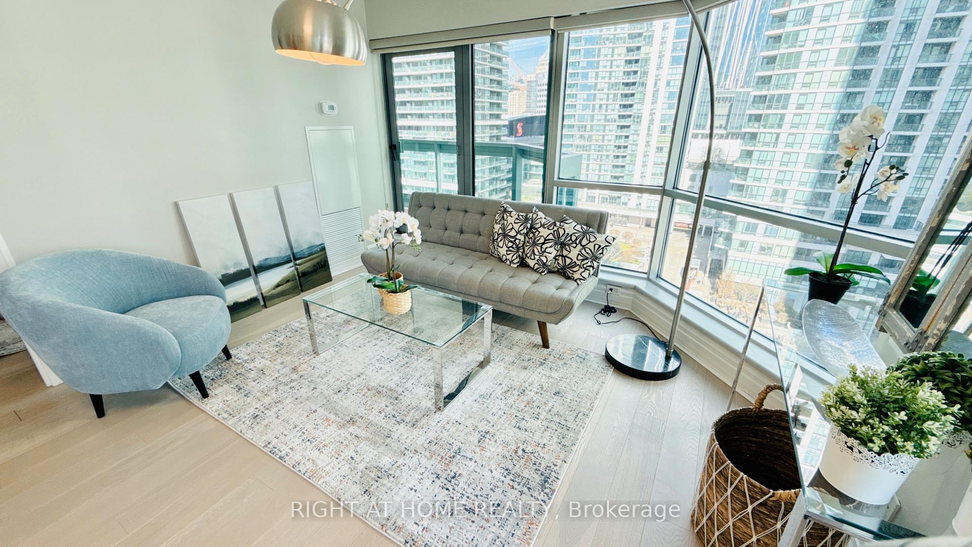 Photo 5 of Unit 1012, 10 Queens Quay W, Toronto, Waterfront Communities — HOMEH