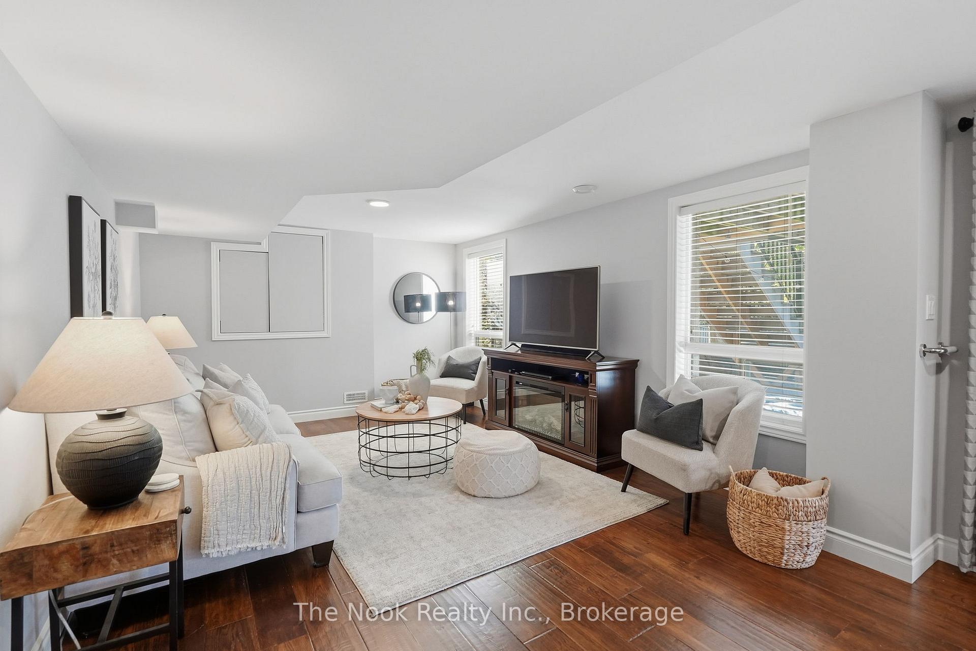 Photo 32 of 134 Second Avenue, Uxbridge — HOMEH