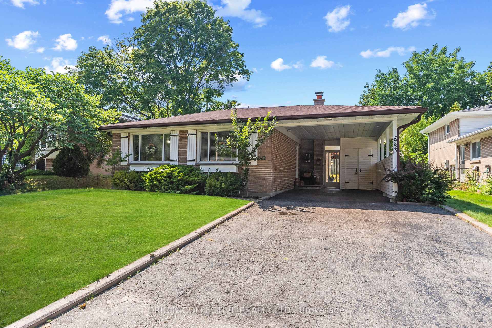 Photo 1 of 983 Parthia Crescent, Mississauga, Applewood — HOMEH