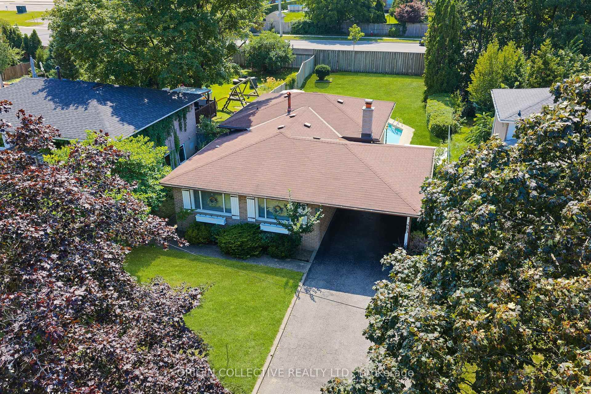 Photo 2 of 983 Parthia Crescent, Mississauga, Applewood — HOMEH