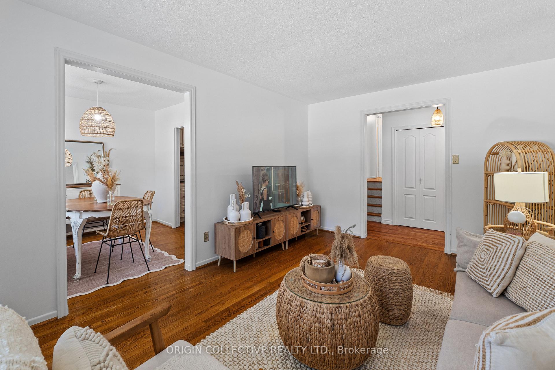 Photo 7 of 983 Parthia Crescent, Mississauga, Applewood — HOMEH