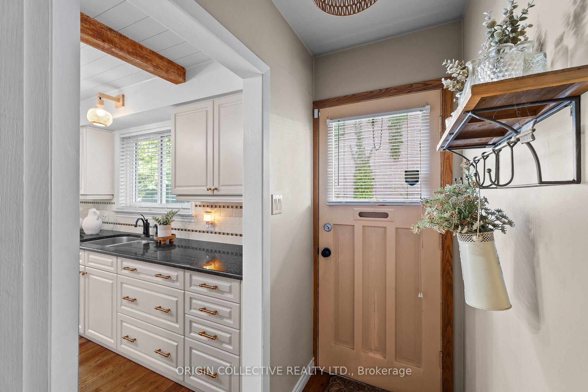 Photo 9 of 983 Parthia Crescent, Mississauga, Applewood — HOMEH