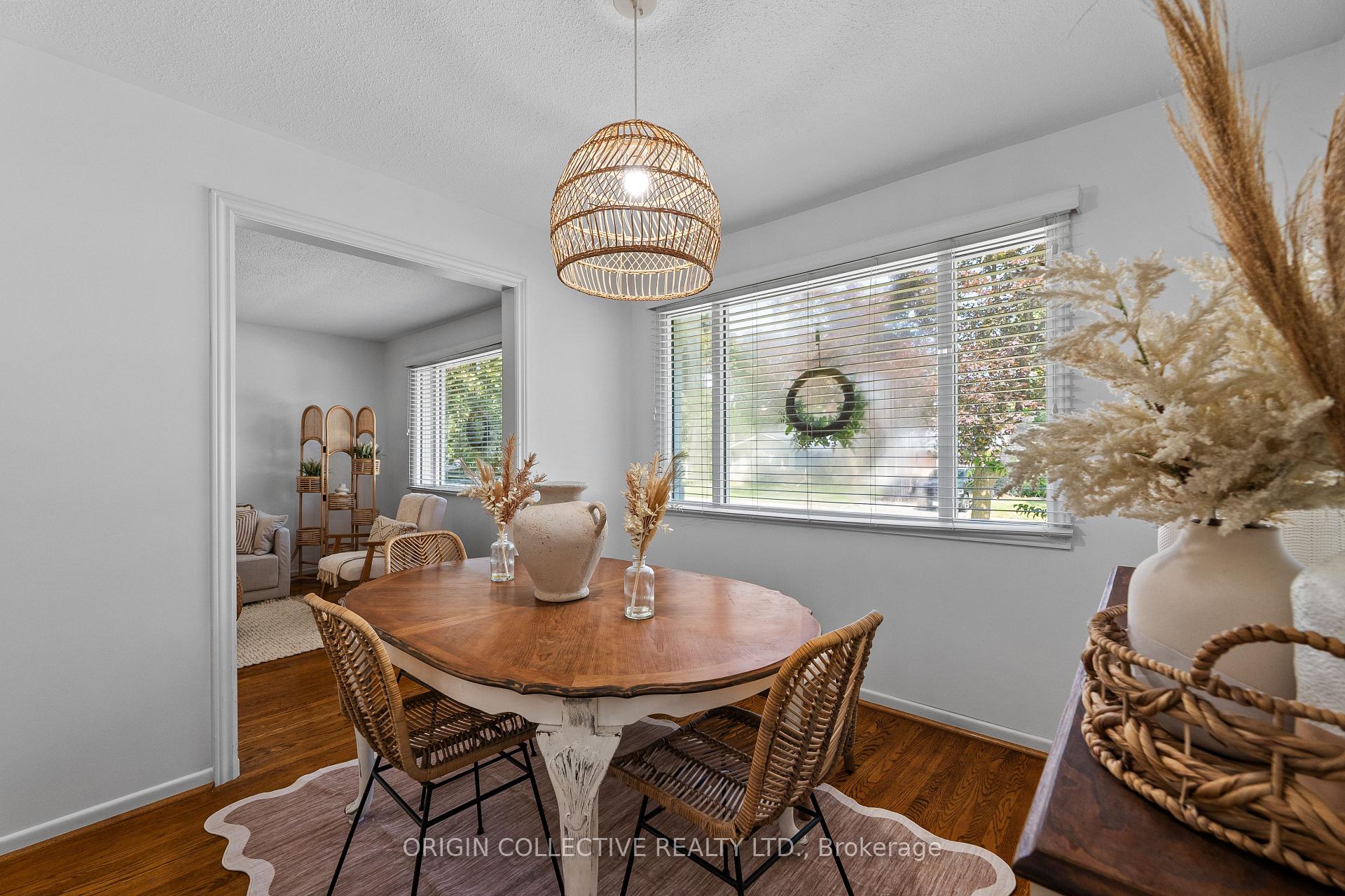 Photo 15 of 983 Parthia Crescent, Mississauga, Applewood — HOMEH