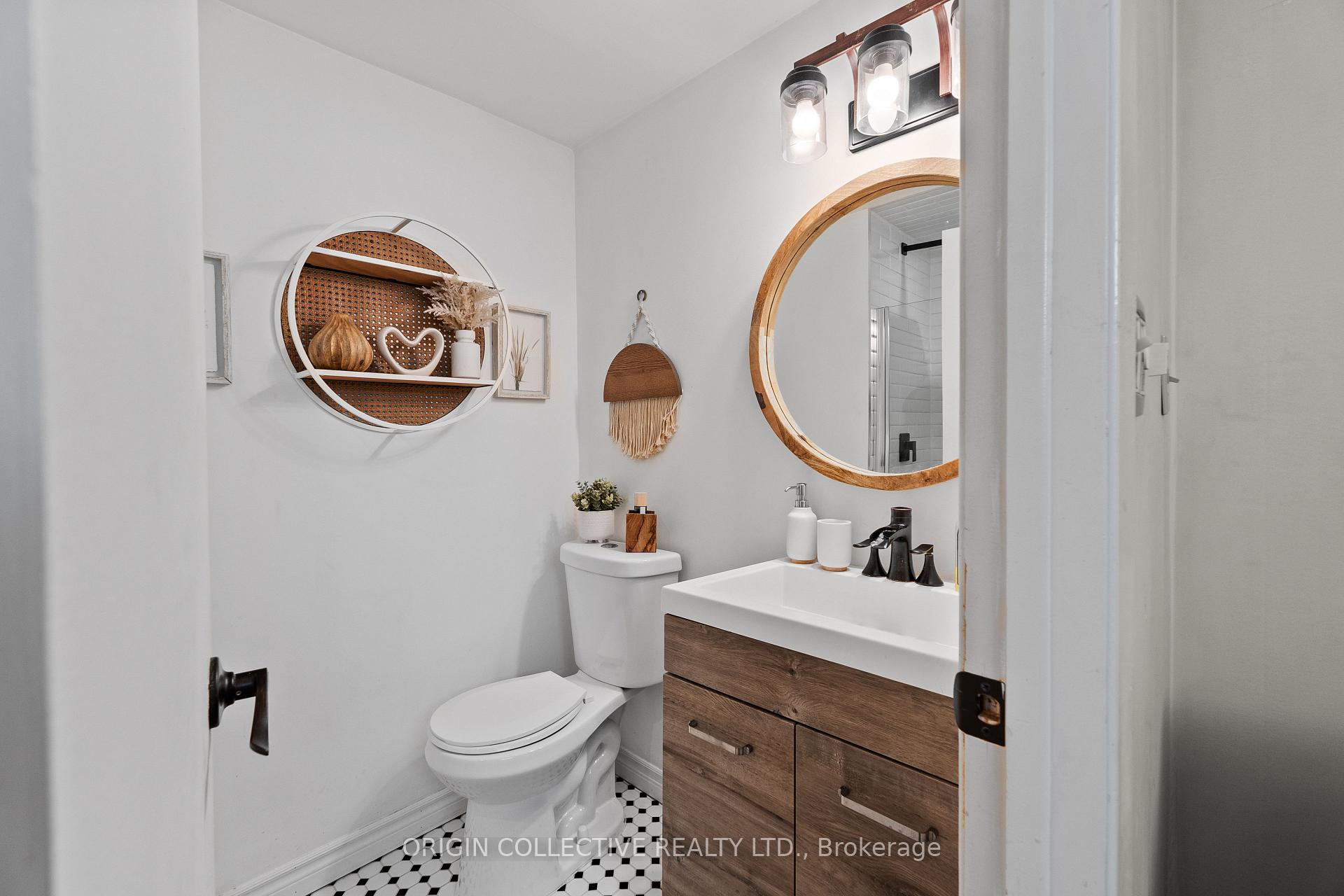 Photo 23 of 983 Parthia Crescent, Mississauga, Applewood — HOMEH