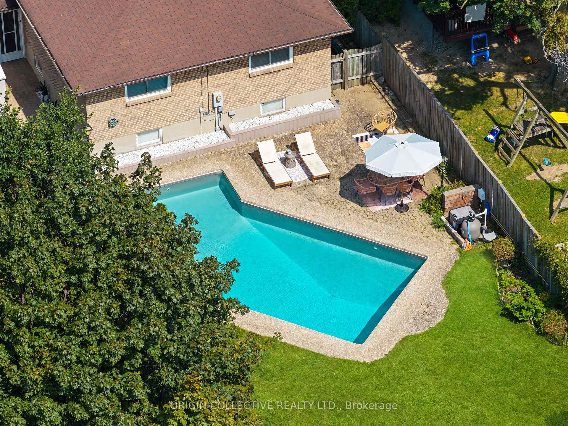 Photo 37 of 983 Parthia Crescent, Mississauga, Applewood — HOMEH