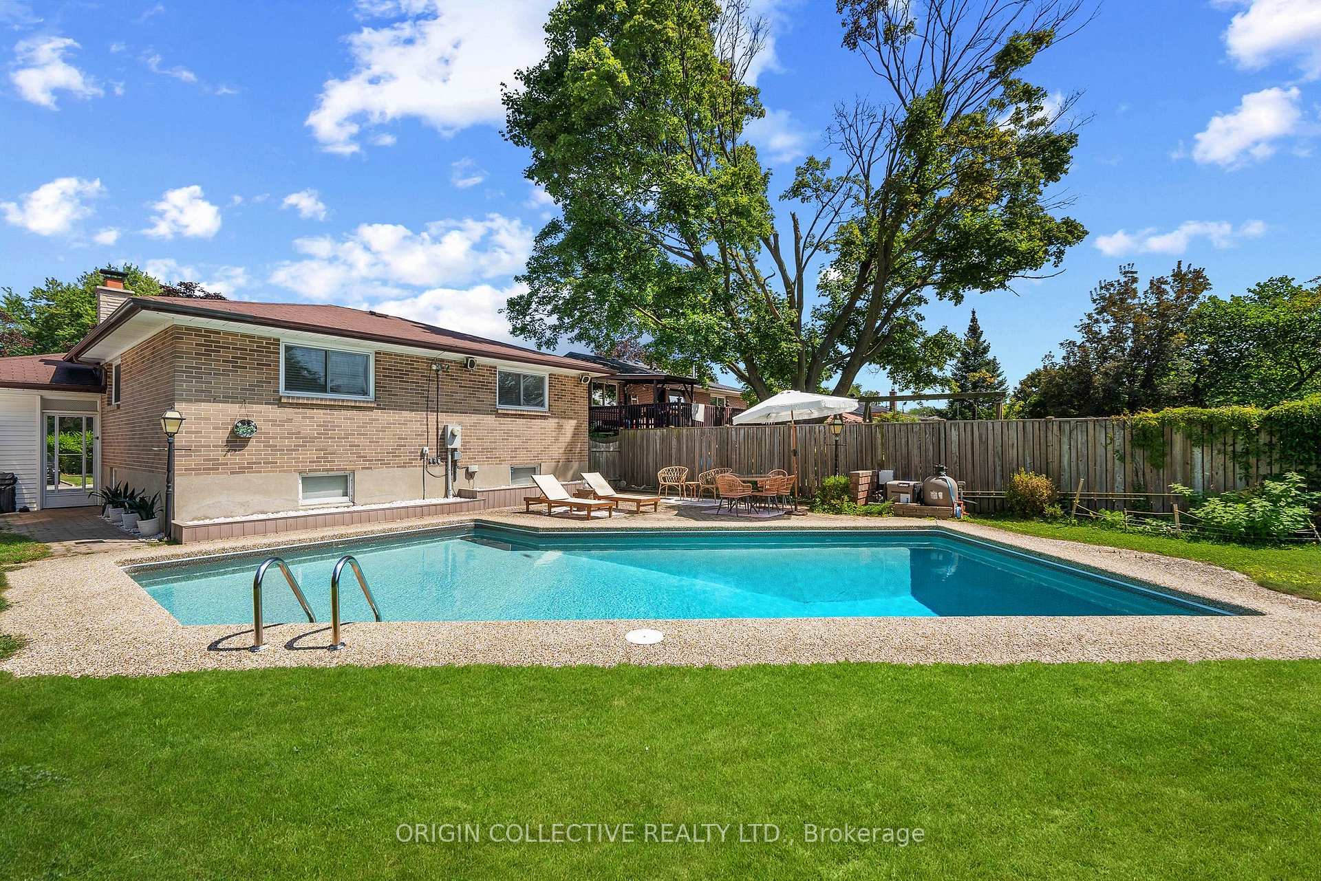 Photo 38 of 983 Parthia Crescent, Mississauga, Applewood — HOMEH