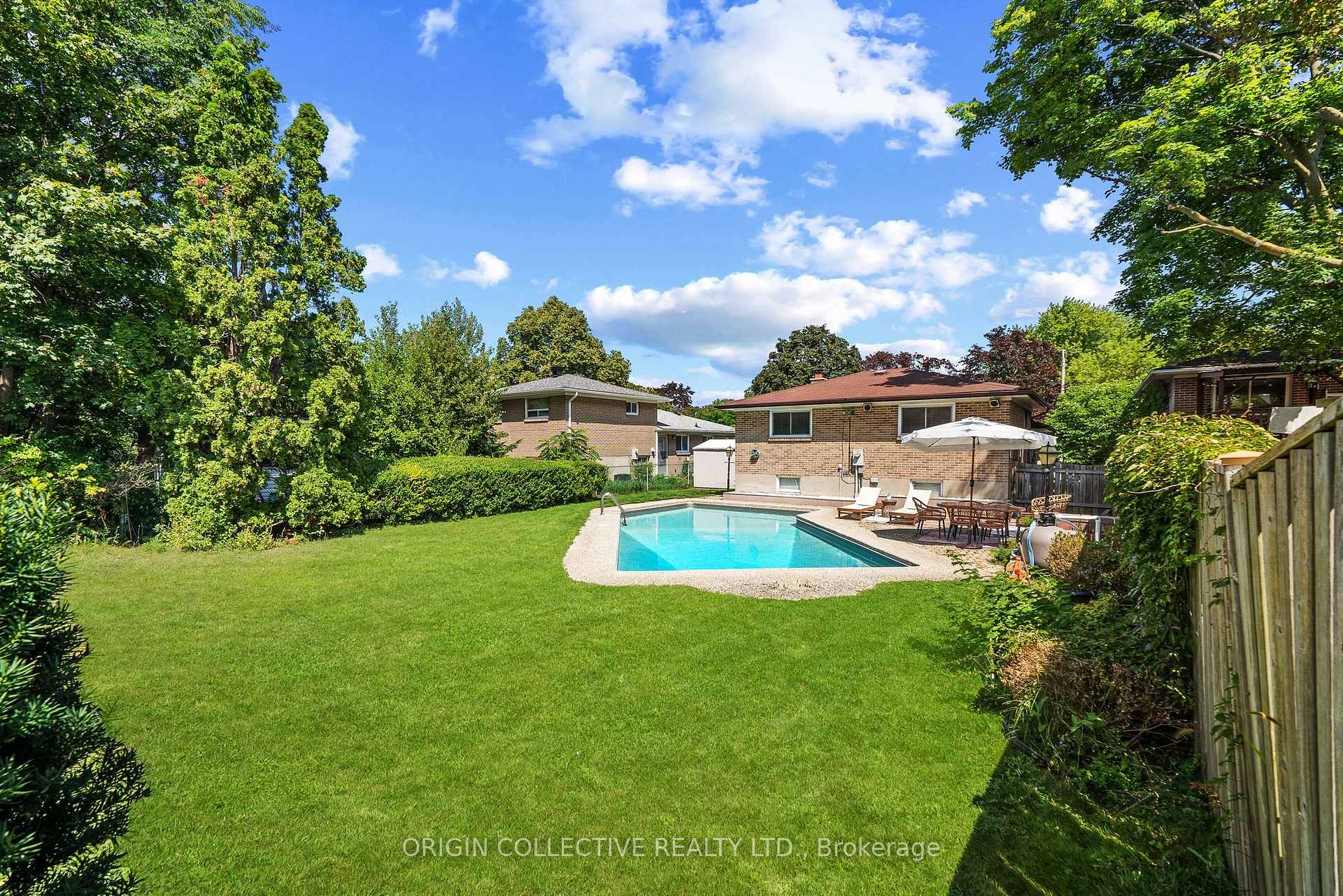Photo 39 of 983 Parthia Crescent, Mississauga, Applewood — HOMEH