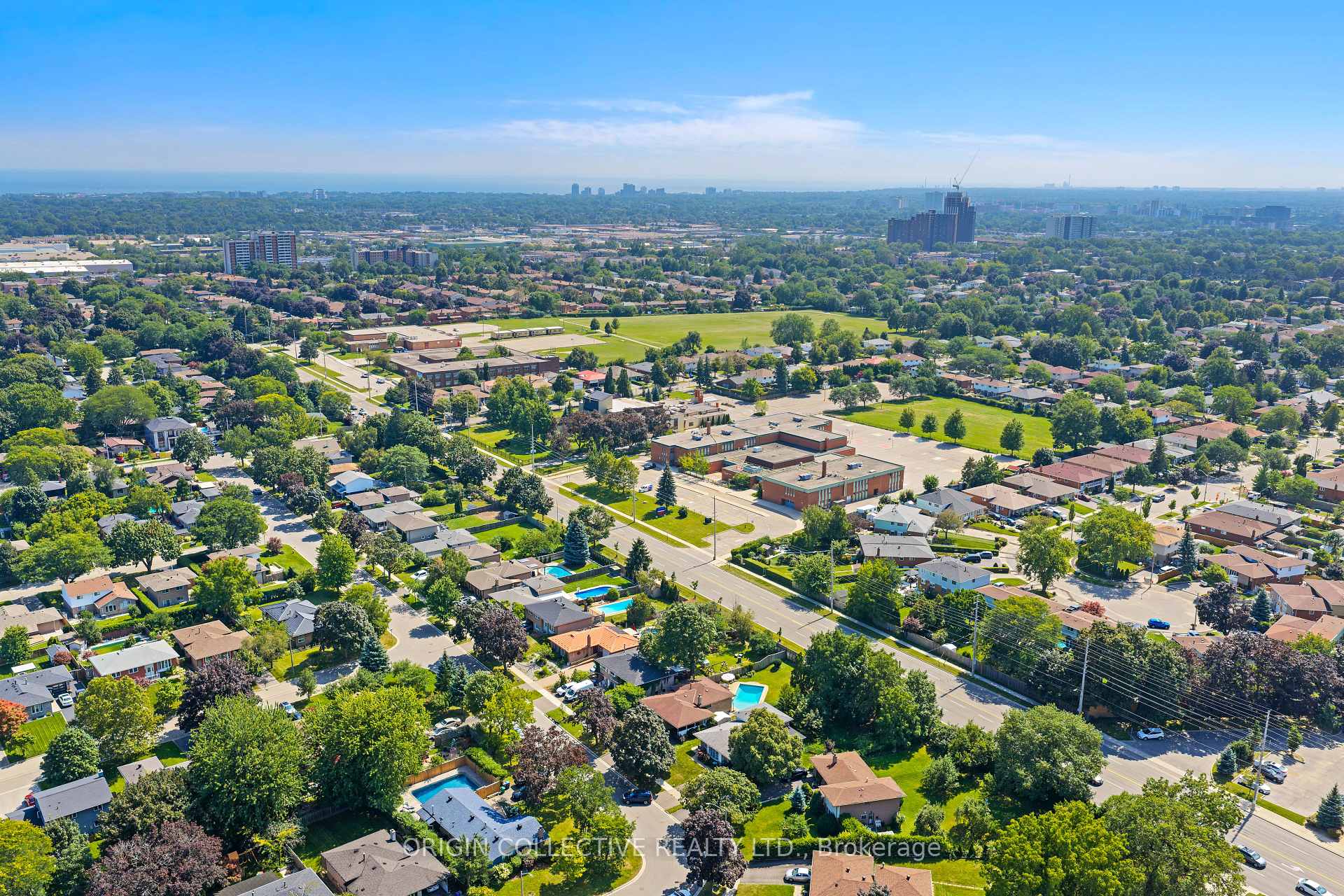 Photo 44 of 983 Parthia Crescent, Mississauga, Applewood — HOMEH