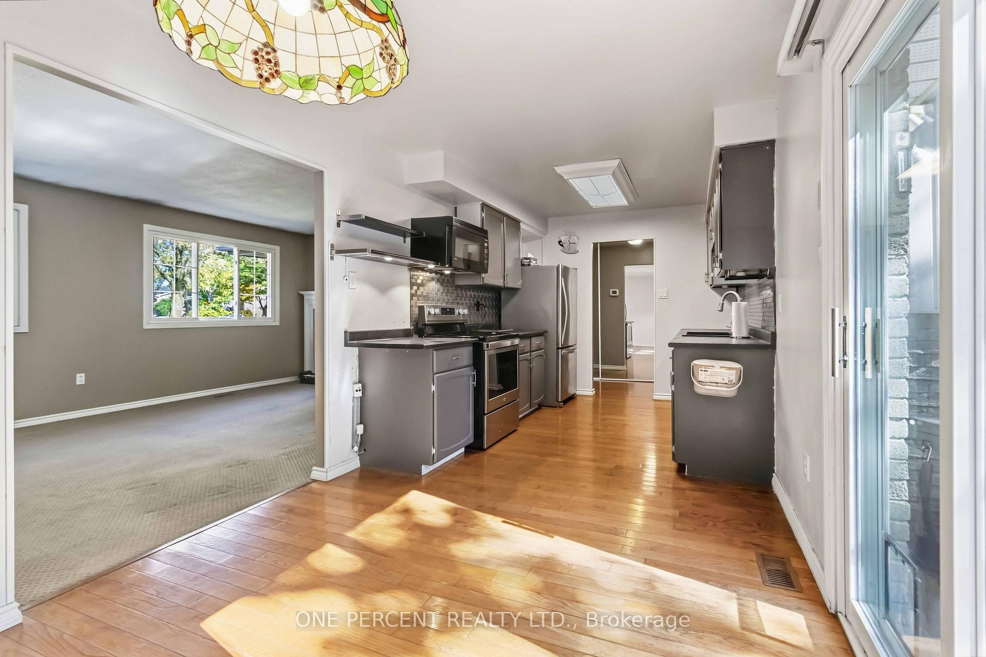 Photo 8 of 6099 Starfield Crescent, Mississauga, Meadowvale — HOMEH
