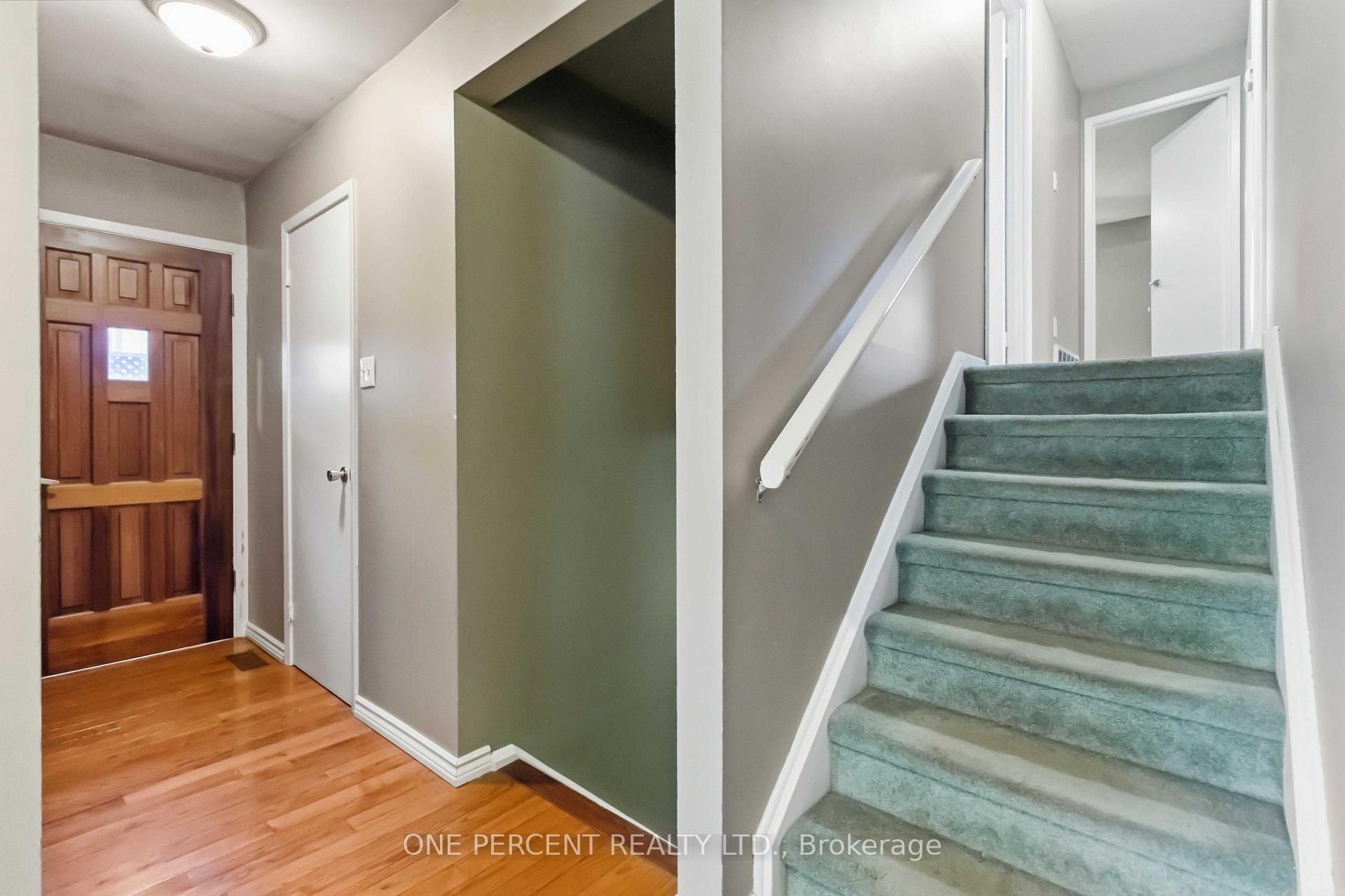 Photo 12 of 6099 Starfield Crescent, Mississauga, Meadowvale — HOMEH