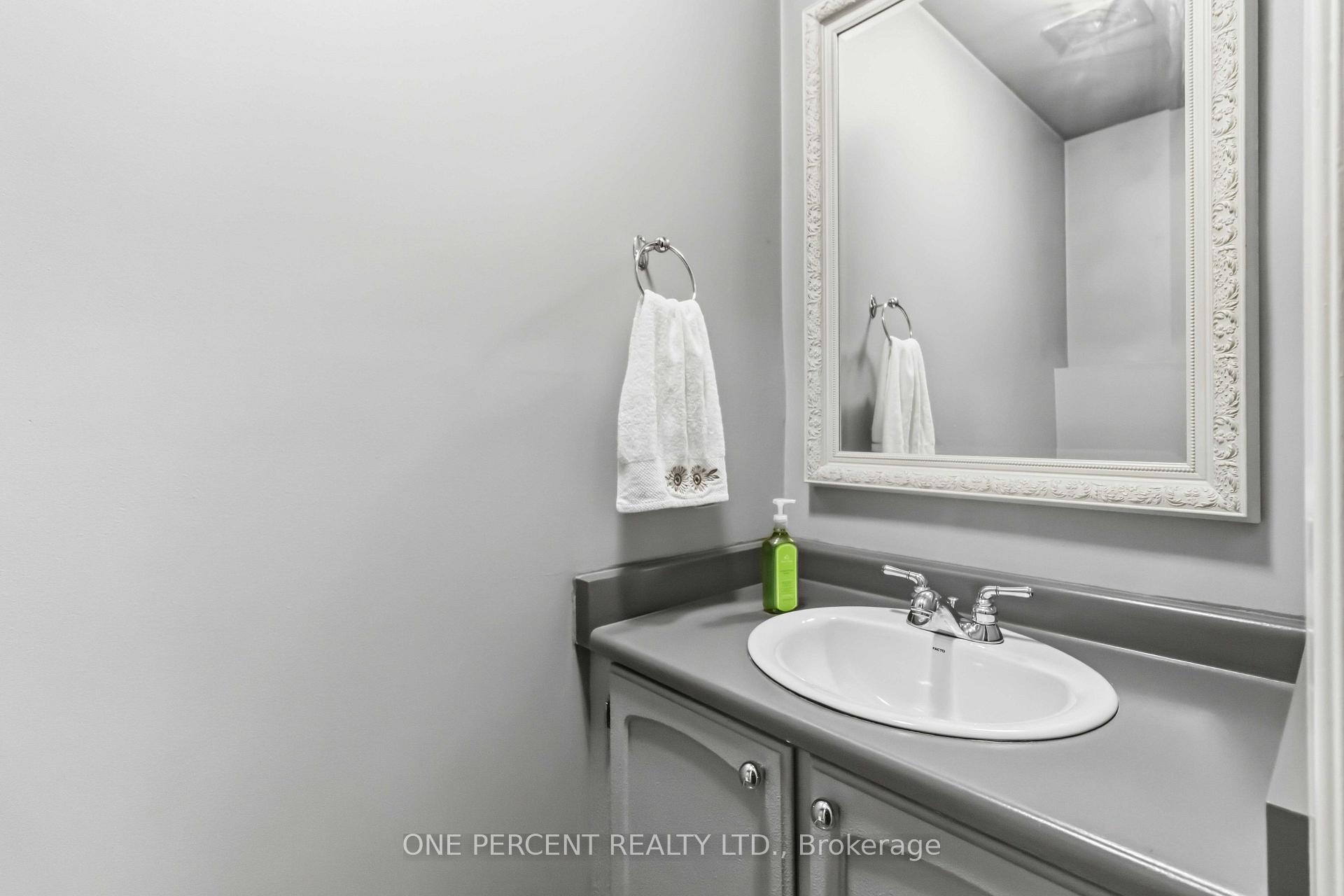 Photo 13 of 6099 Starfield Crescent, Mississauga, Meadowvale — HOMEH