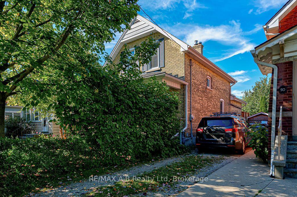 Photo 2 of 54 Mcnab Street S, Stratford — HOMEH
